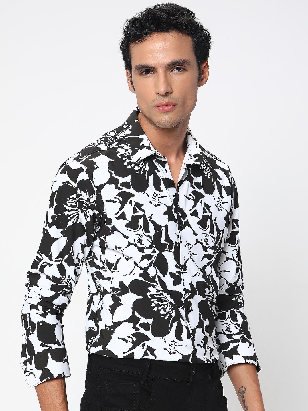 

Mufti Slim Fit Floral Printed Pure Cotton Casual Shirt, Black