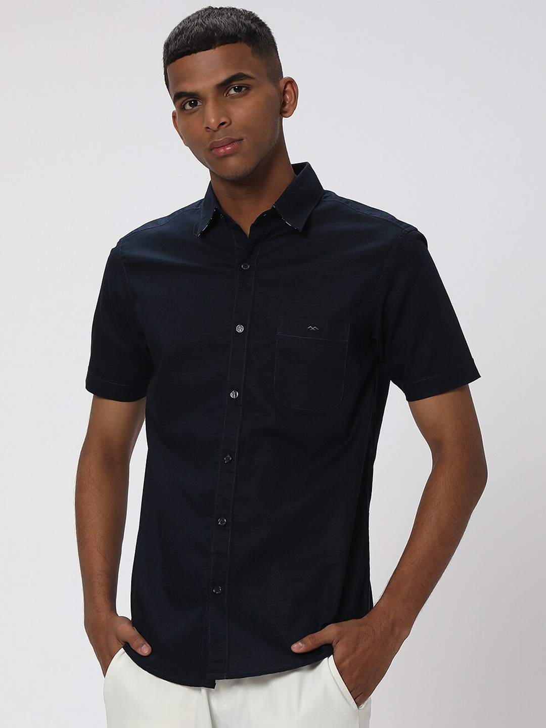 

Mufti Slim Fit Spread Collar Casual Shirt, Navy blue