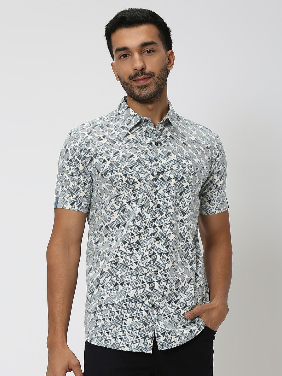 

Mufti Geometric Printed Slim Fit Opaque Cotton Casual Shirt, Blue