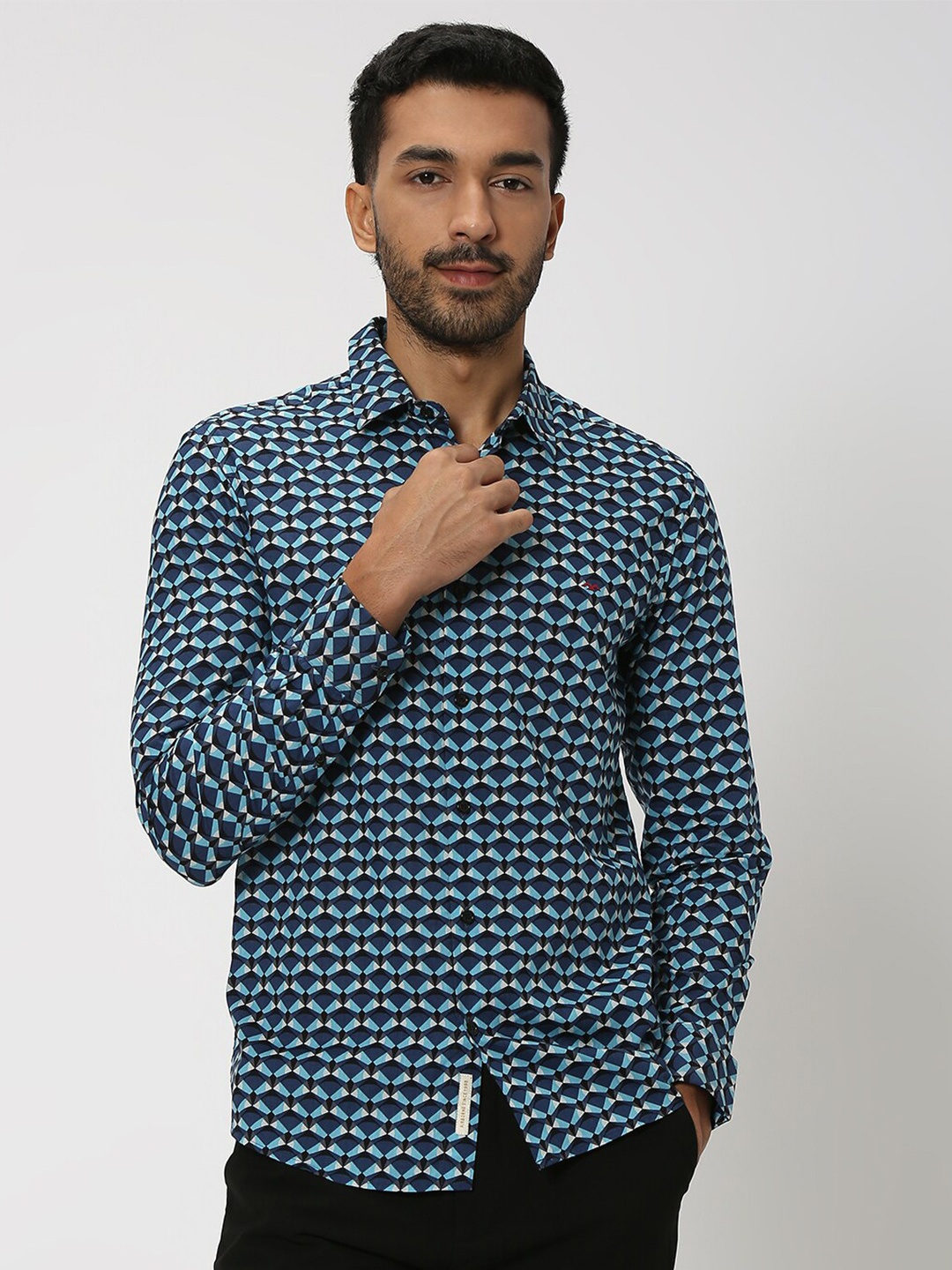 

Mufti Geometric Printed Slim Fit Opaque Cotton Casual Shirt, Blue
