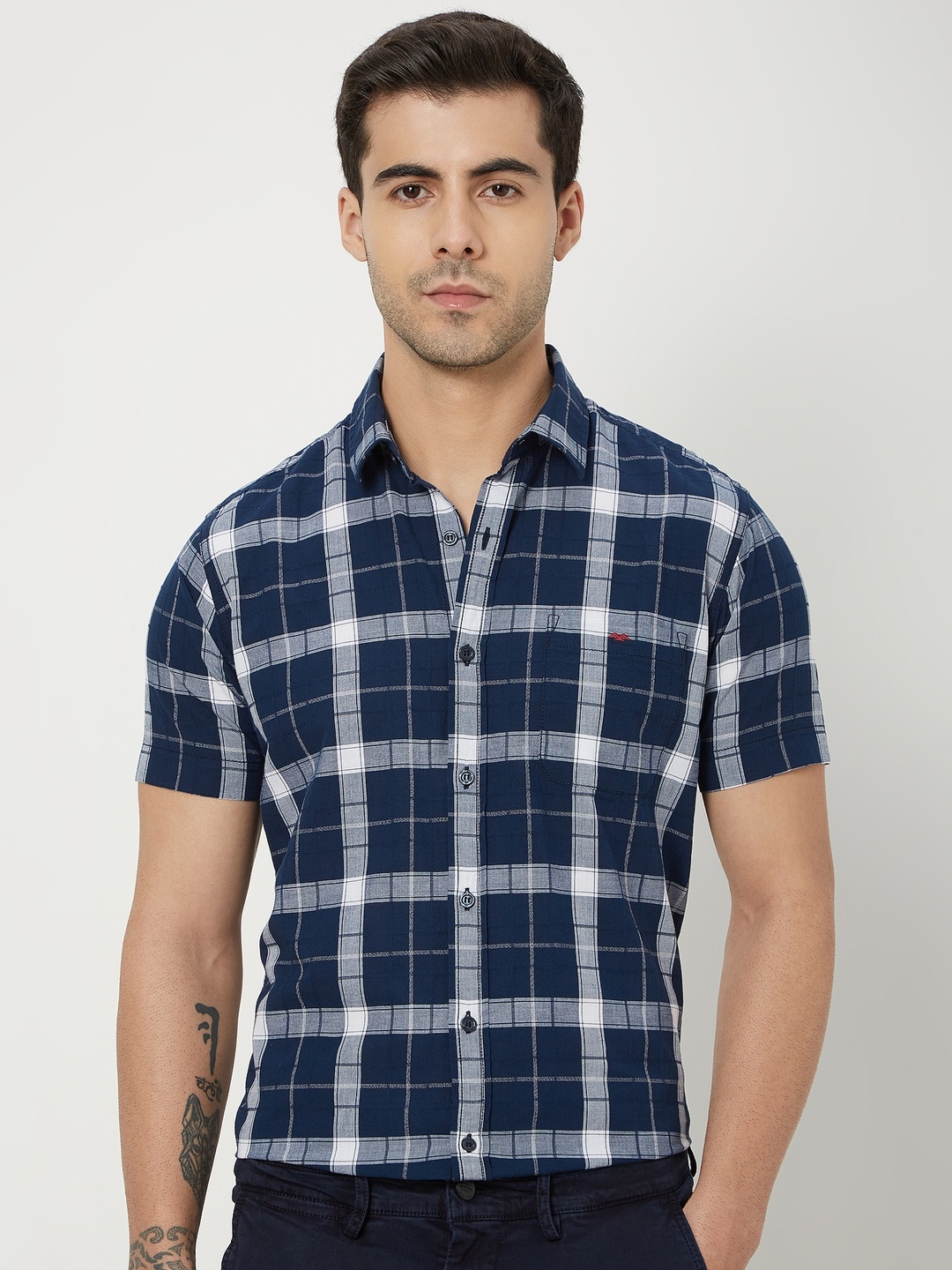 

Mufti Tartan Checks Checked Slim Fit Pure Cotton Casual Shirt, Navy blue