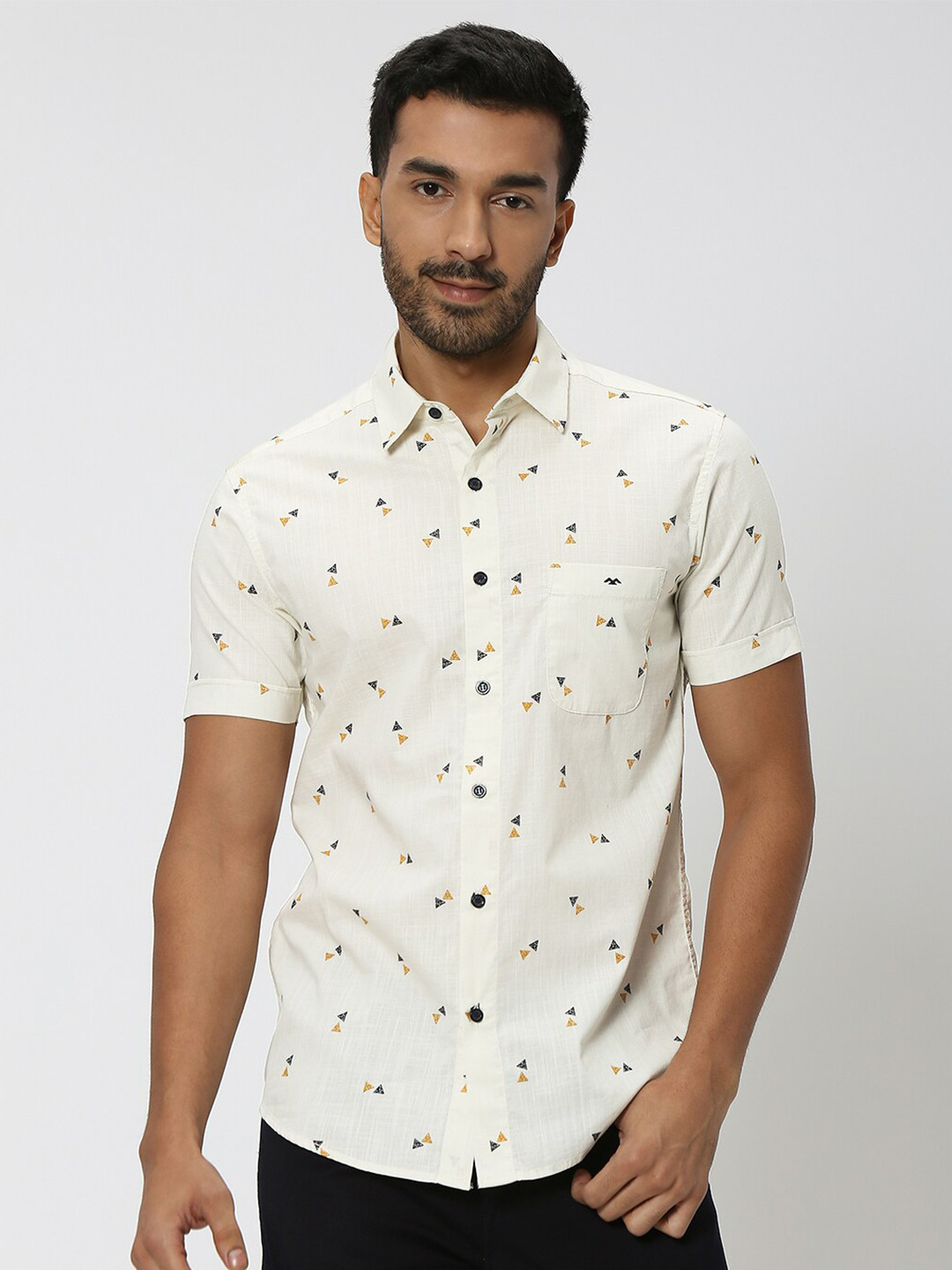 

Mufti Geometric Printed Slim Fit Pure Cotton Casual Shirt, Off white