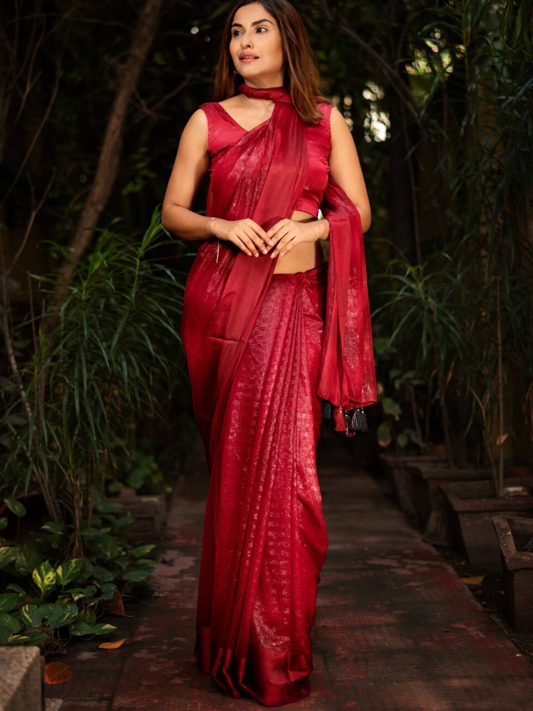 

Apaapi Threads of glory Striped Pure Chiffon Saree, Red