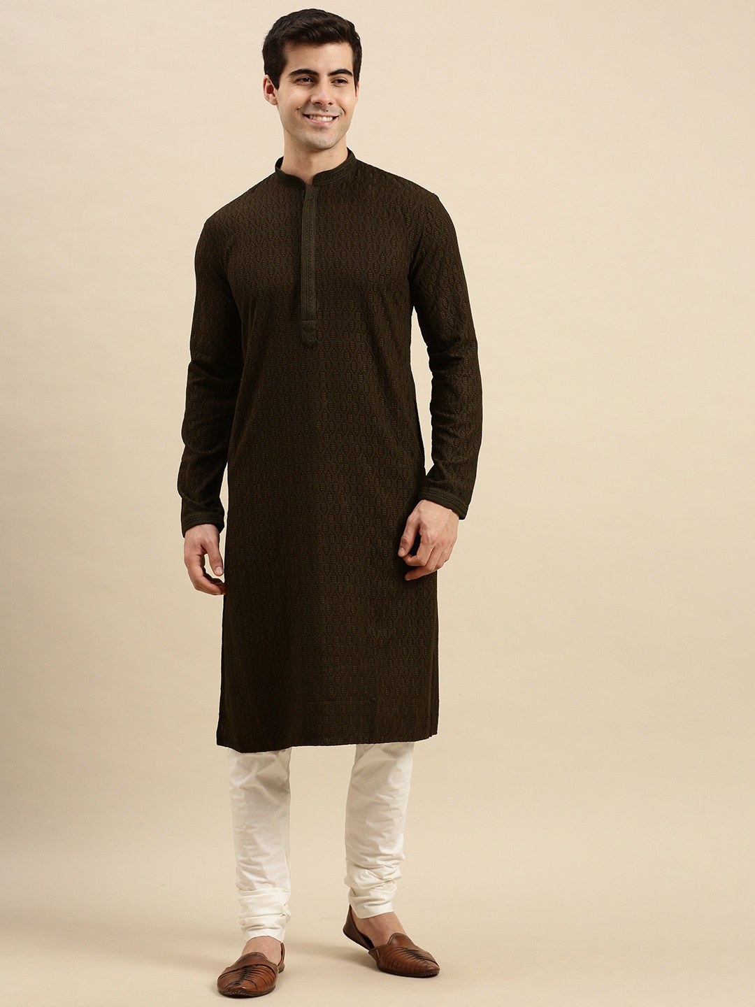 

Sanwara Floral Embroidered Mandarin Collar Chikankari Kurta with Pyjamas, Green