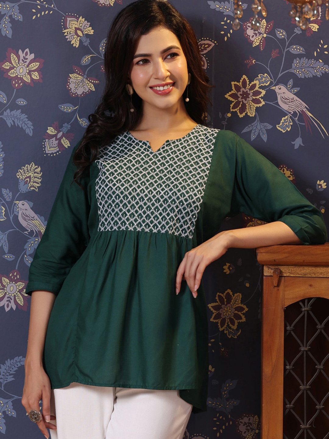 

House of Pataudi Geometric Yoke Design Thread Work Kurti, Green