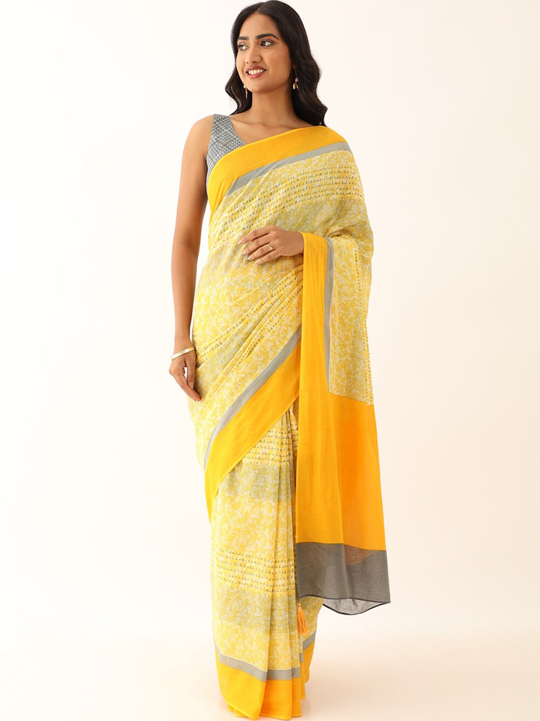 

Taneira Striped Pure Cotton Saree, Yellow