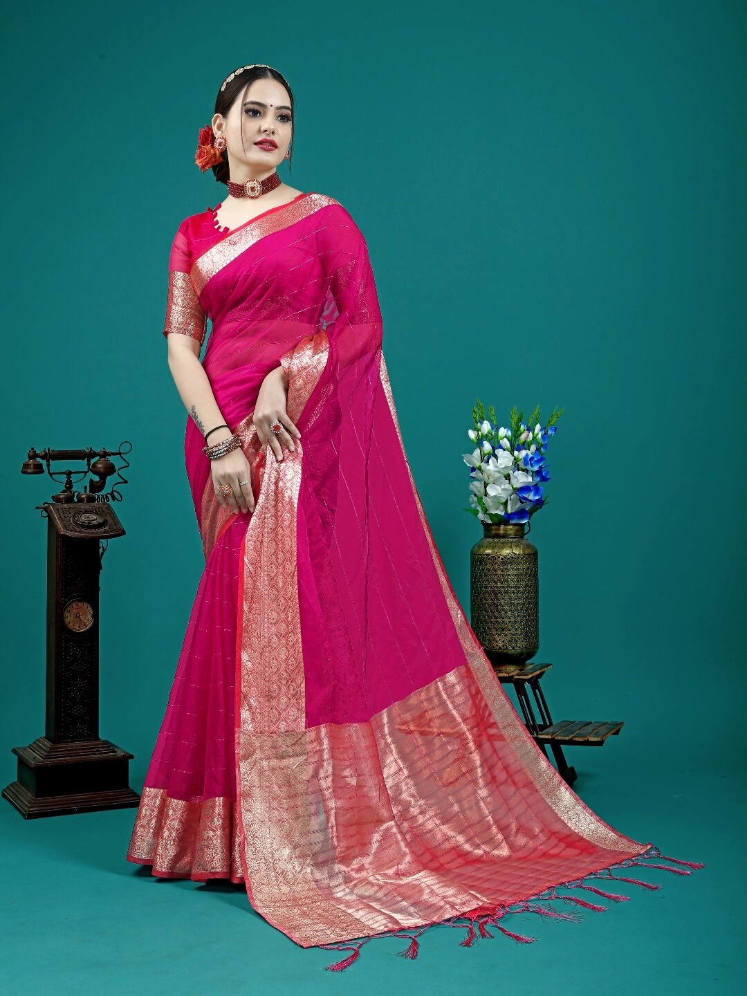 

AVANTIKA FASHION Woven Design Zari Detailed Organza Banarasi Saree, Pink