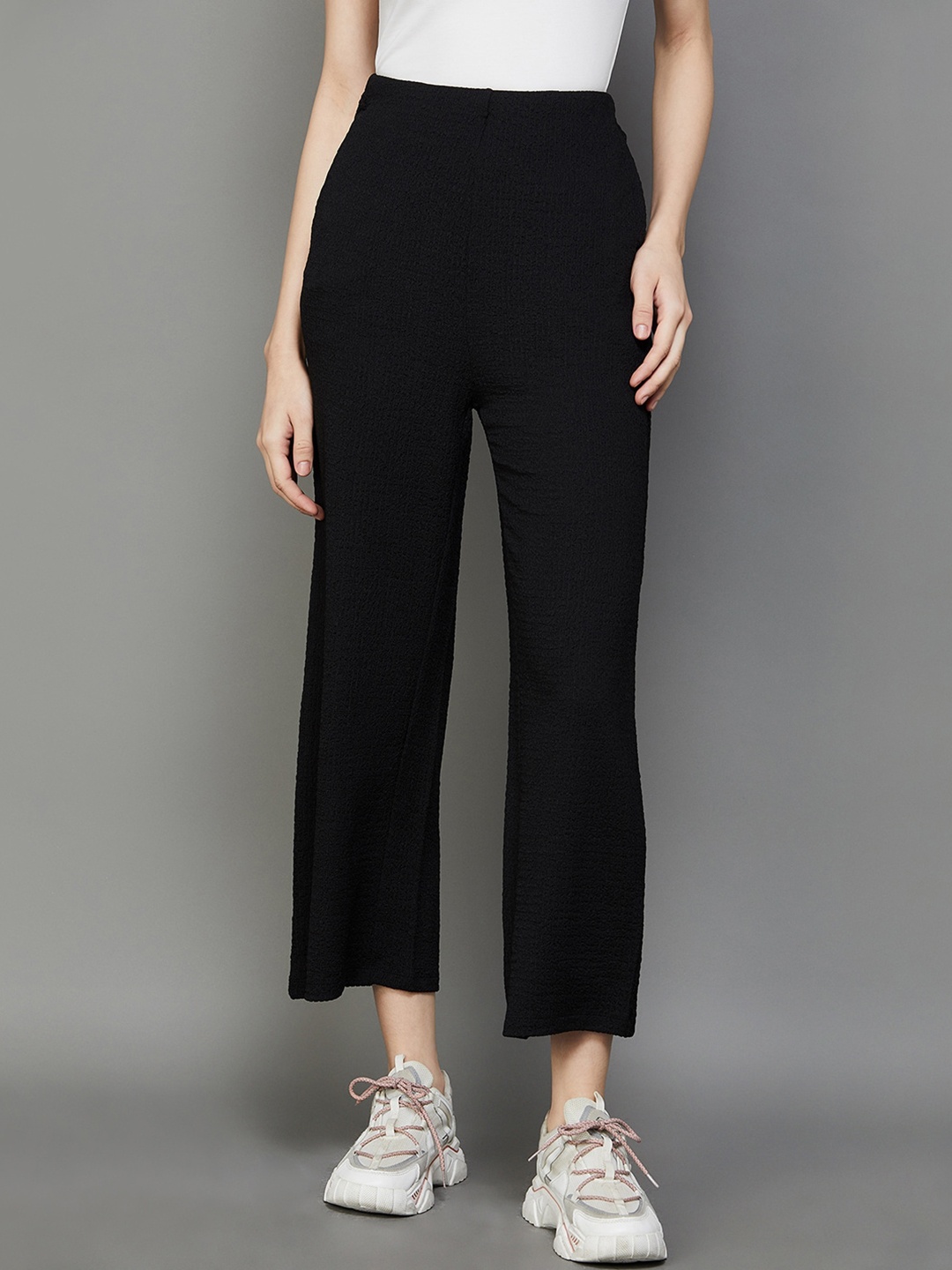 

Ginger by Lifestyle Mid Rise Cropped Trousers, Black