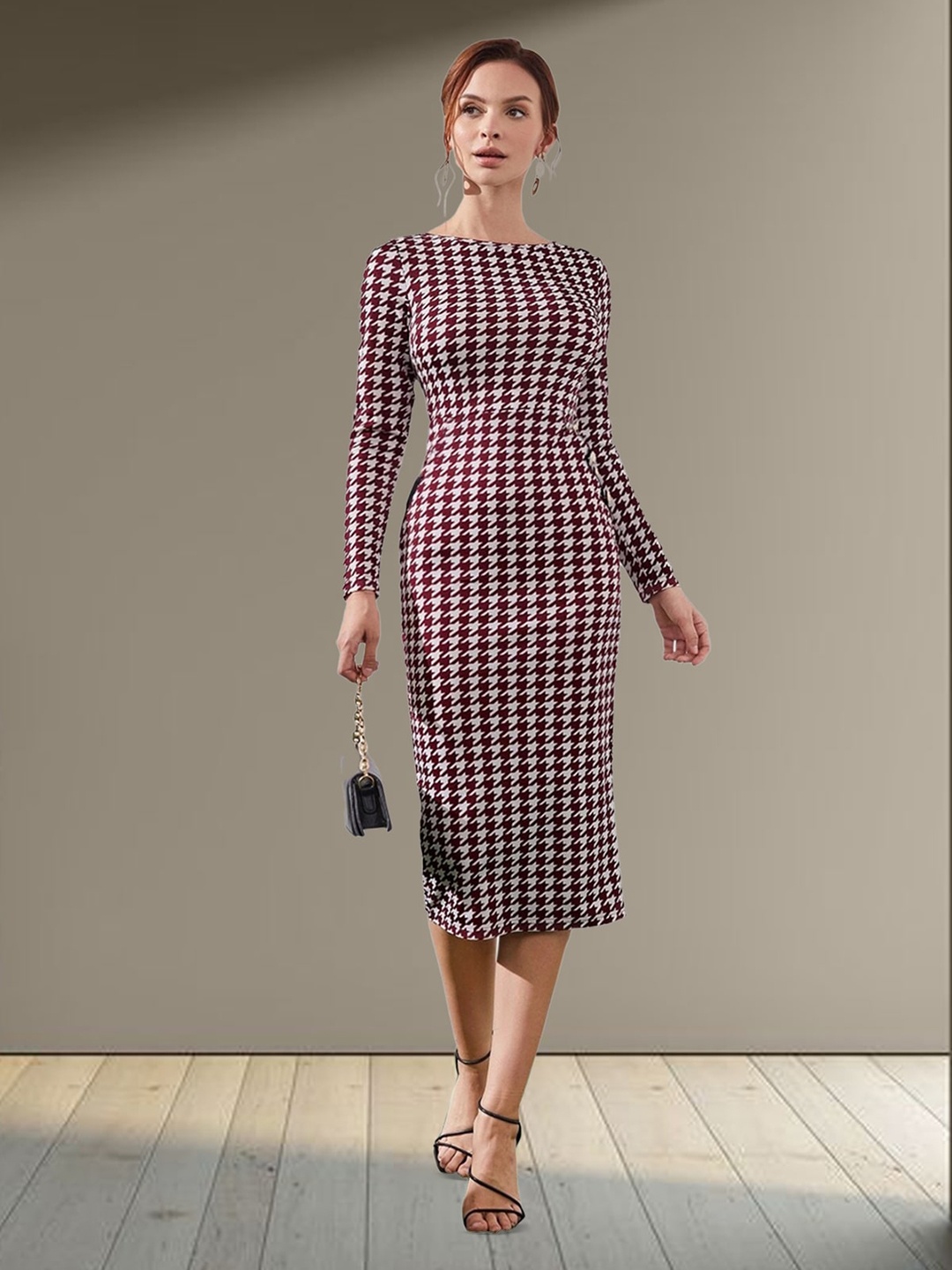 

N N ENTERPRISE Dogtoothed Printed Boat Neck Sheath Dress, Maroon