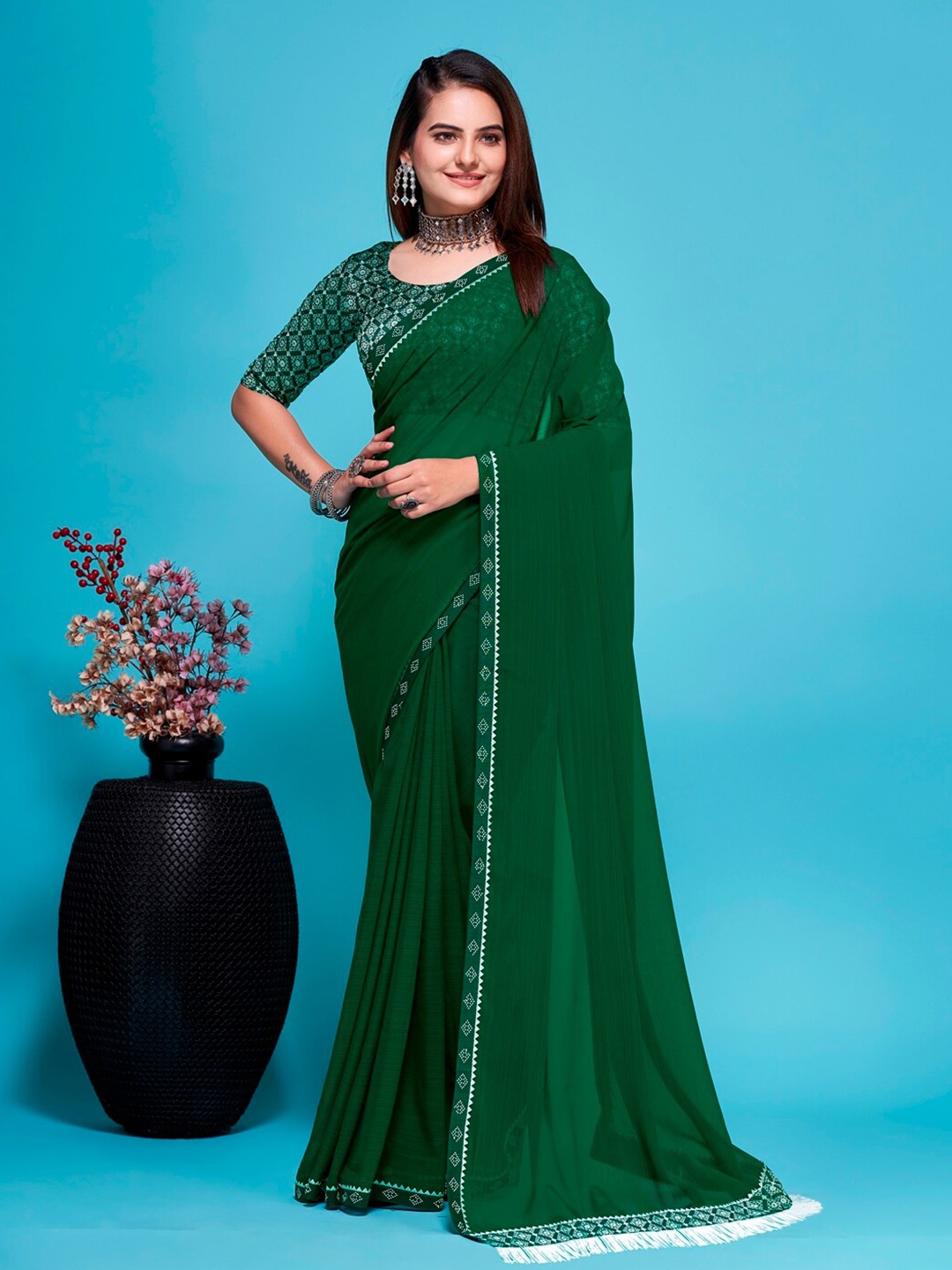

AVANTIKA FASHION Beads and Stones Pure Silk Saree, Green