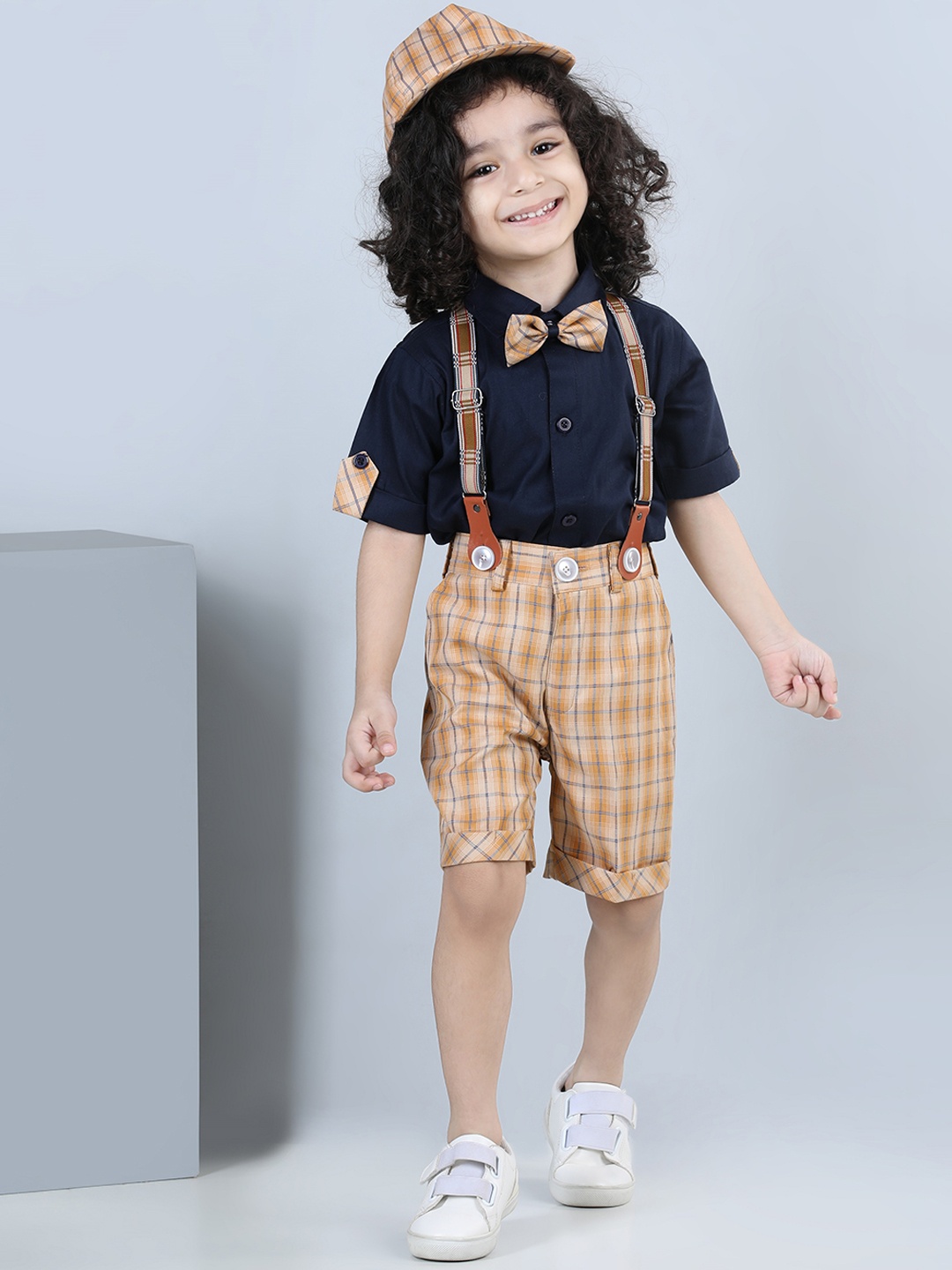 

Aj DEZInES Boys Shirt With Shorts With Cap And Suspender, Brown