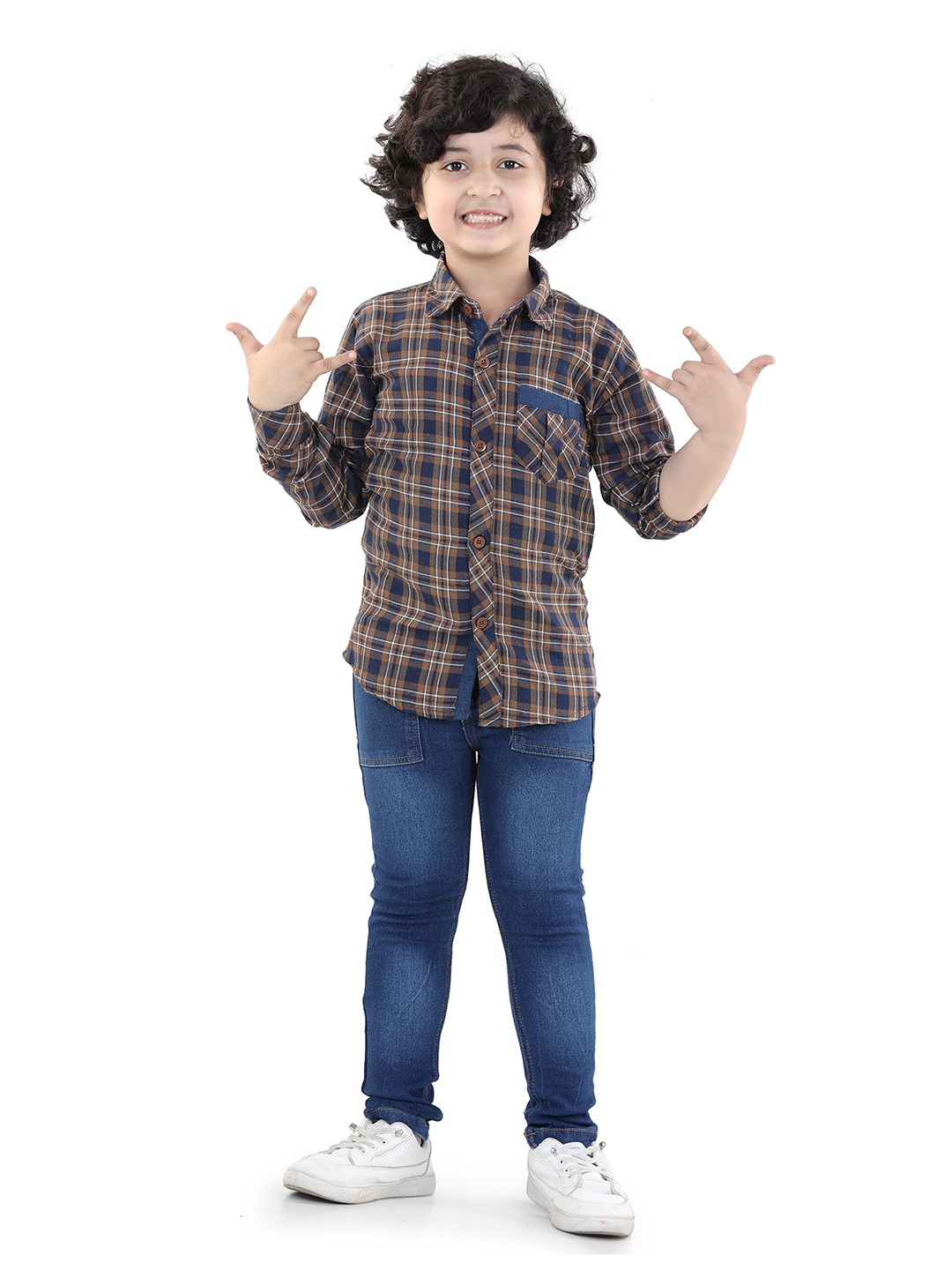 

Aj DEZInES Boys Checked Cotton Shirt With Jeans, Brown