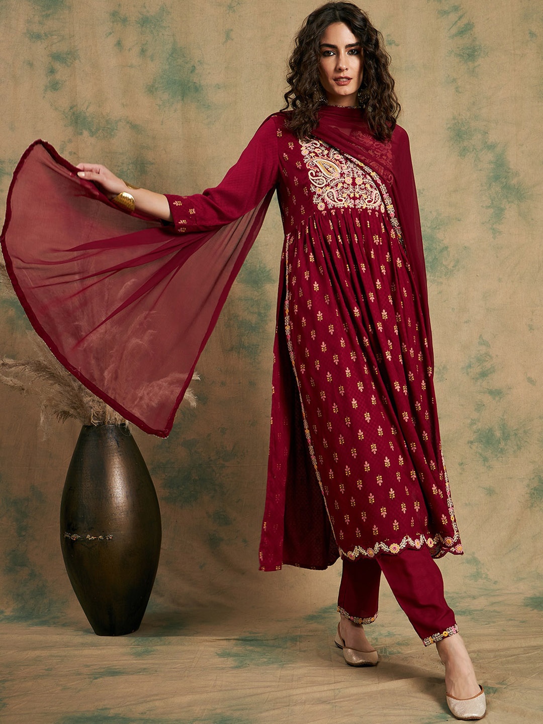 

Sangria Floral Printed & Embroidered Nayra-Cut Kurta With Trouser & Dupatta, Maroon