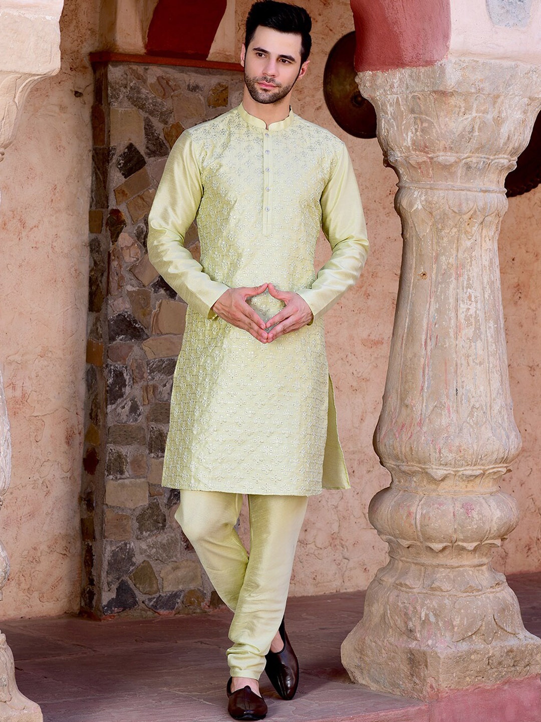 

HOUSE OF DEYANN Floral Embroidered Mandarin Collar Sequinned Kurta, Green