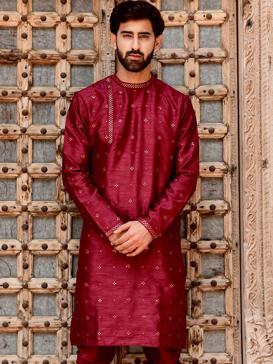 

HOUSE OF DEYANN Floral Embroidered Band Collar Sequinned Straight Kurta, Maroon
