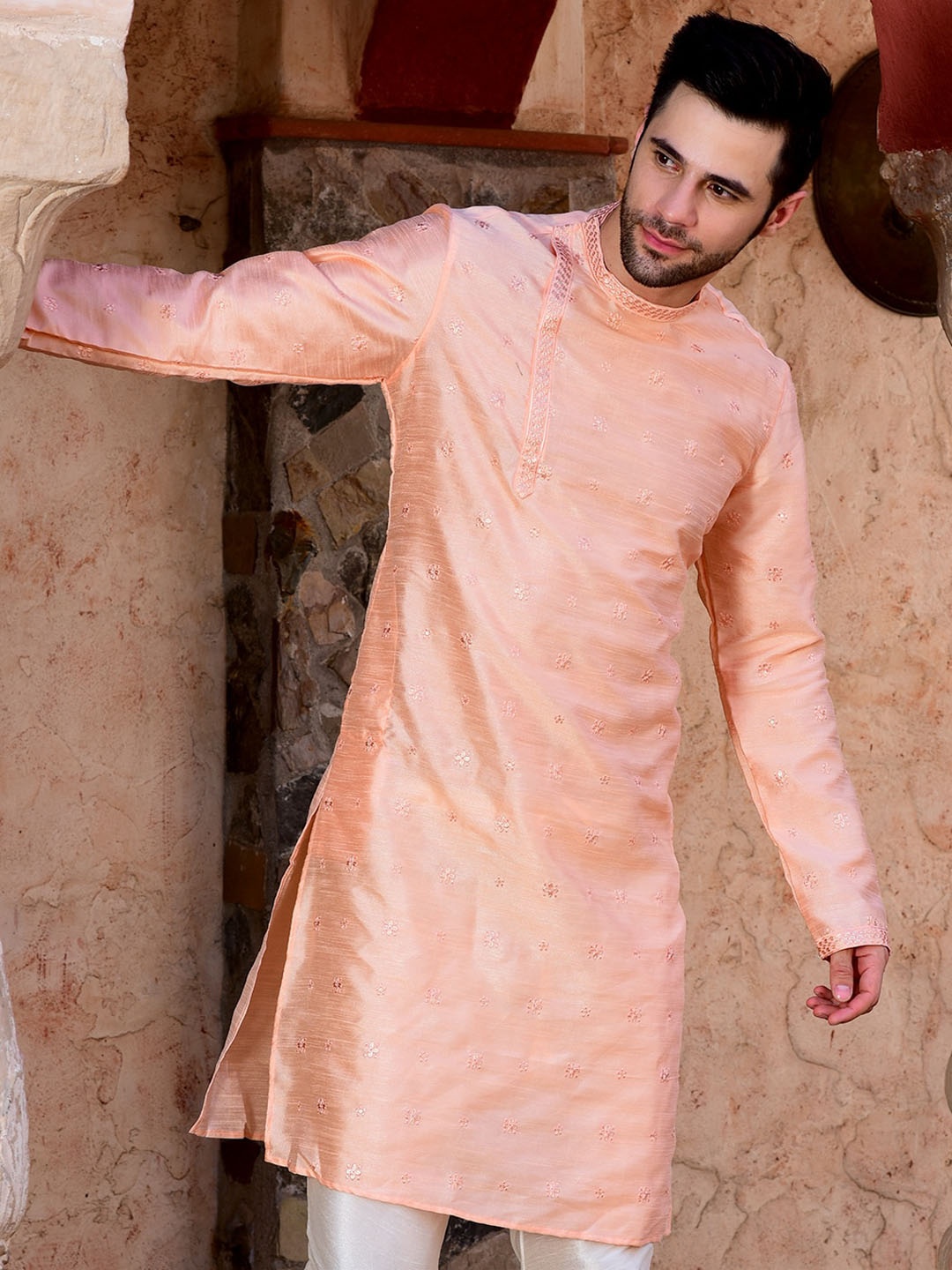 

HOUSE OF DEYANN Ethnic Motifs Embroidered Band Collar Sequinned Kurta, Peach
