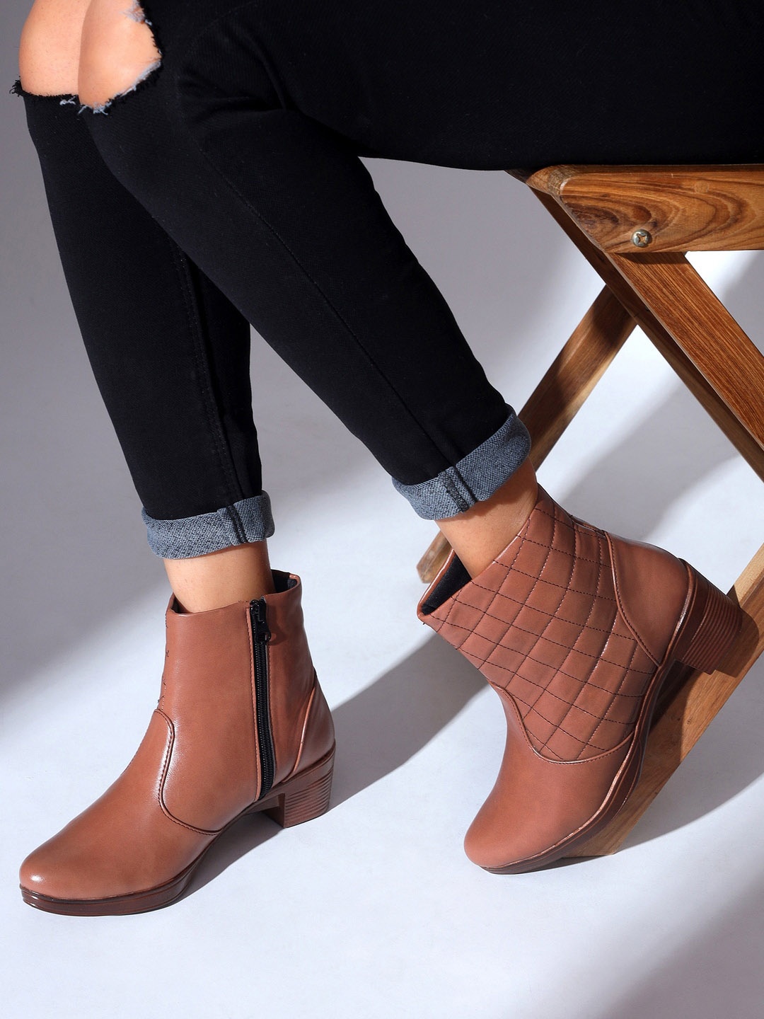 

The Roadster Lifestyle Co. Women Tan Brown Textured Mid Top Block Heel Chunky Boots