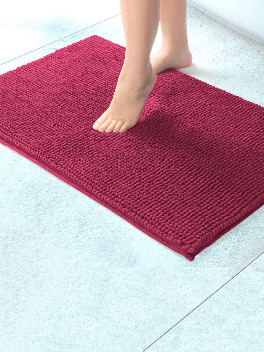 

LUXEHOME INTERNATIONAL Chenille Maroon Anti-Skid Bath Rug