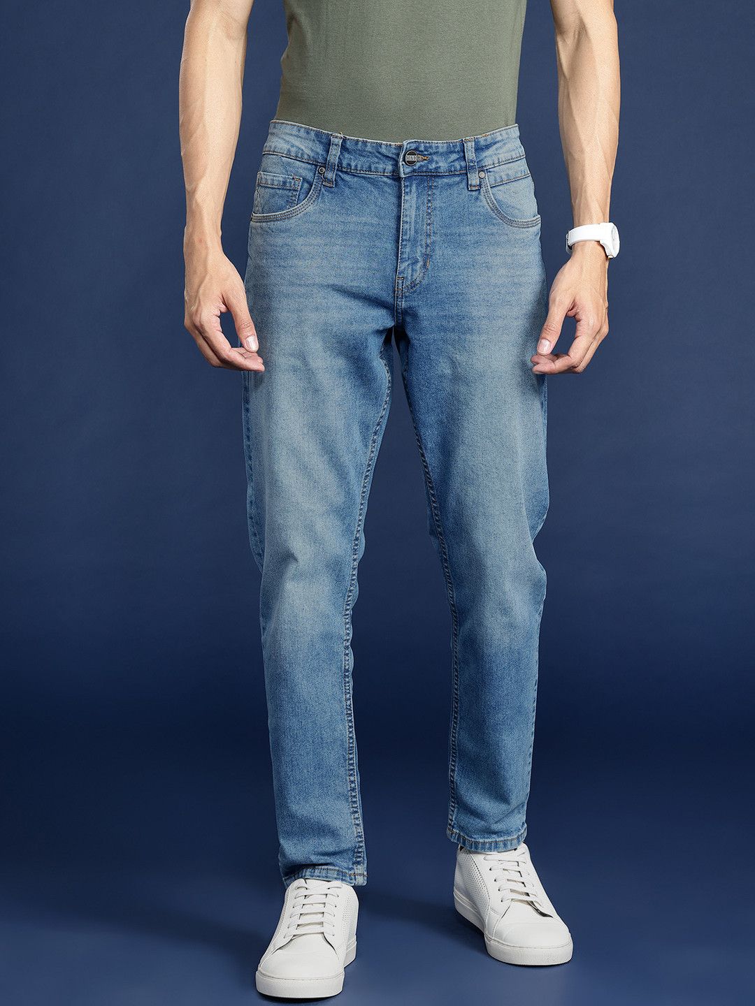 

Mast & Harbour Men Carrot Fit Light Fade Stretchable Jeans, Blue