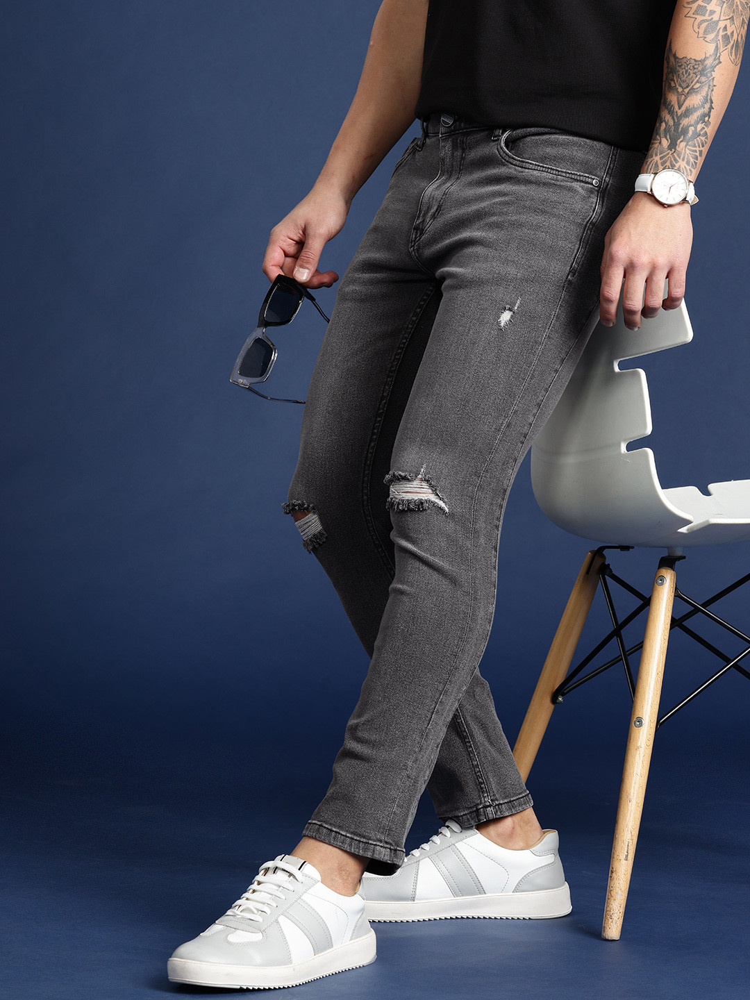 

Mast & Harbour Men Skinny Fit Mildly Distressed Light Fade Stretchable Jeans, Charcoal
