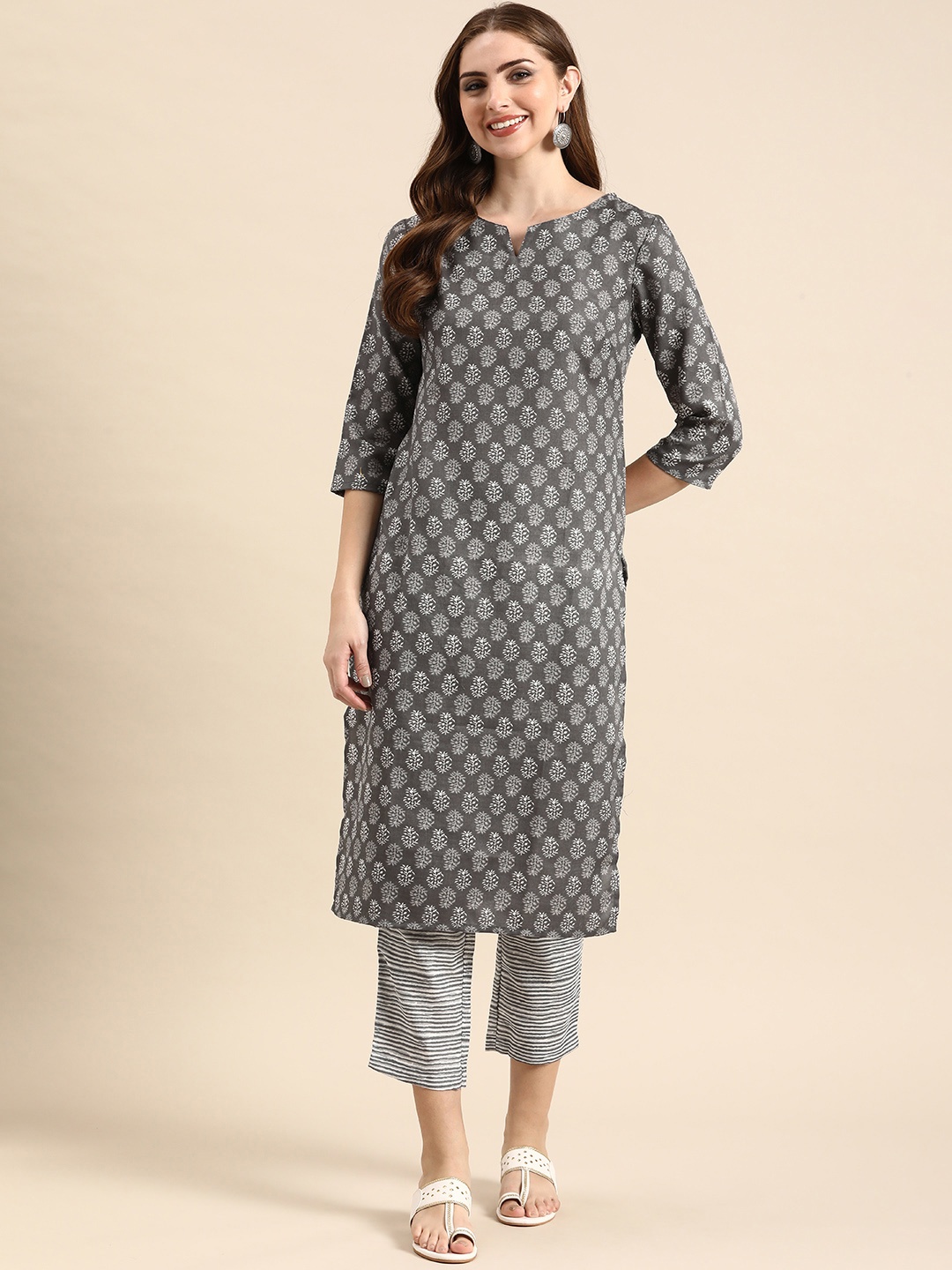 

Anouk Floral Printed Regular Kurta with Trousers, Grey