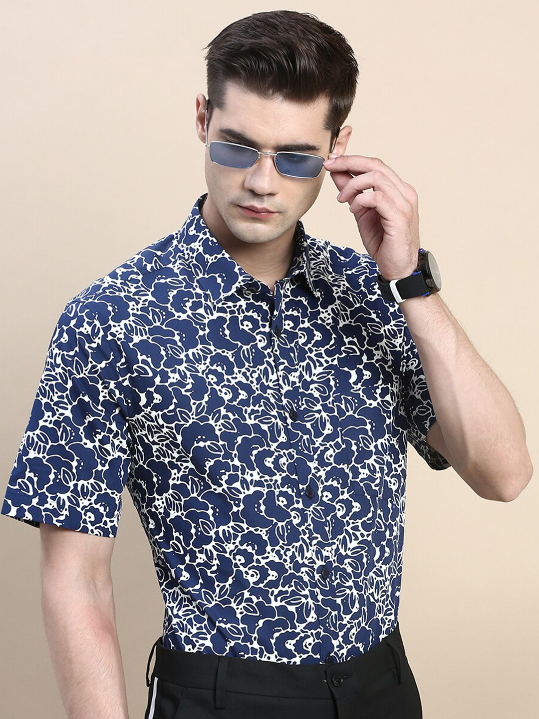 

INVICTUS Standard Floral Printed Spread Collar Slim Fit Cotton Formal Shirt, Navy blue