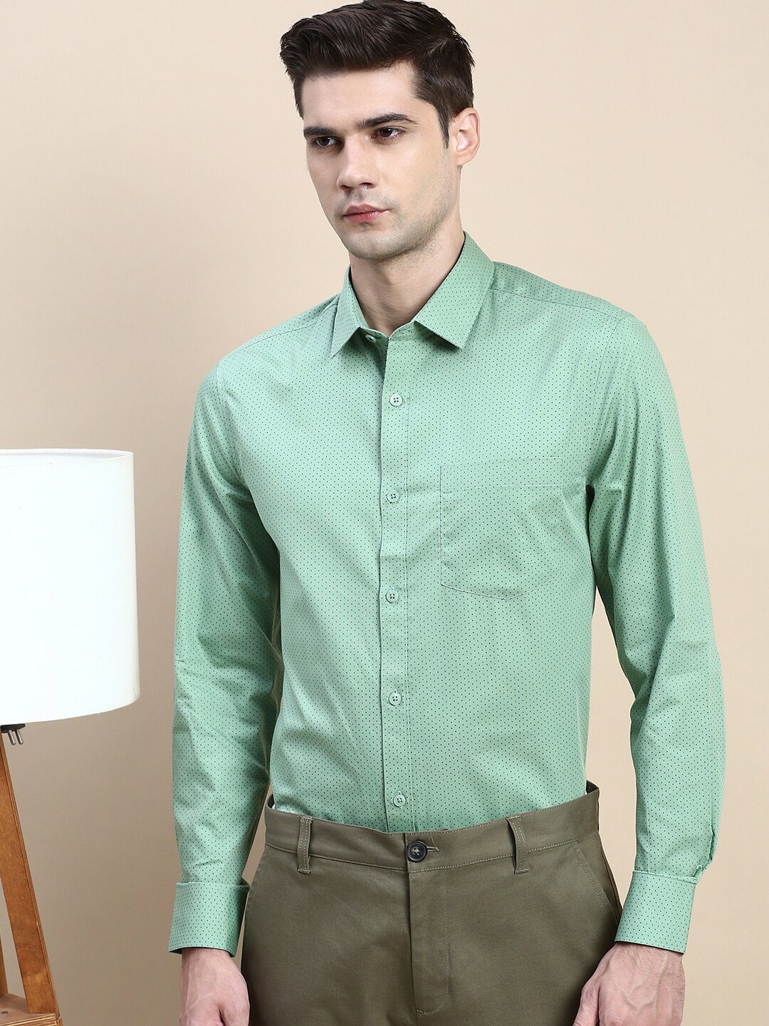 

INVICTUS Standard Spread Collar Slim Fit Cotton Formal Shirt, Green