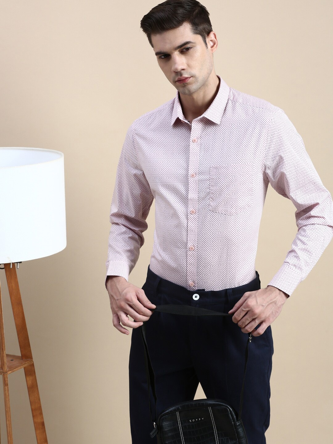 

INVICTUS Standard Slim Fit Micro Ditsy Printed Cotton Formal Shirt, Pink