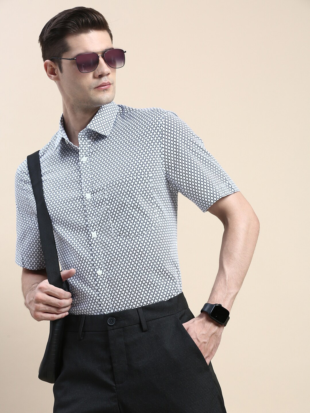 

INVICTUS Geometric Printed Standard Slim Fit Cotton Formal Shirt, White