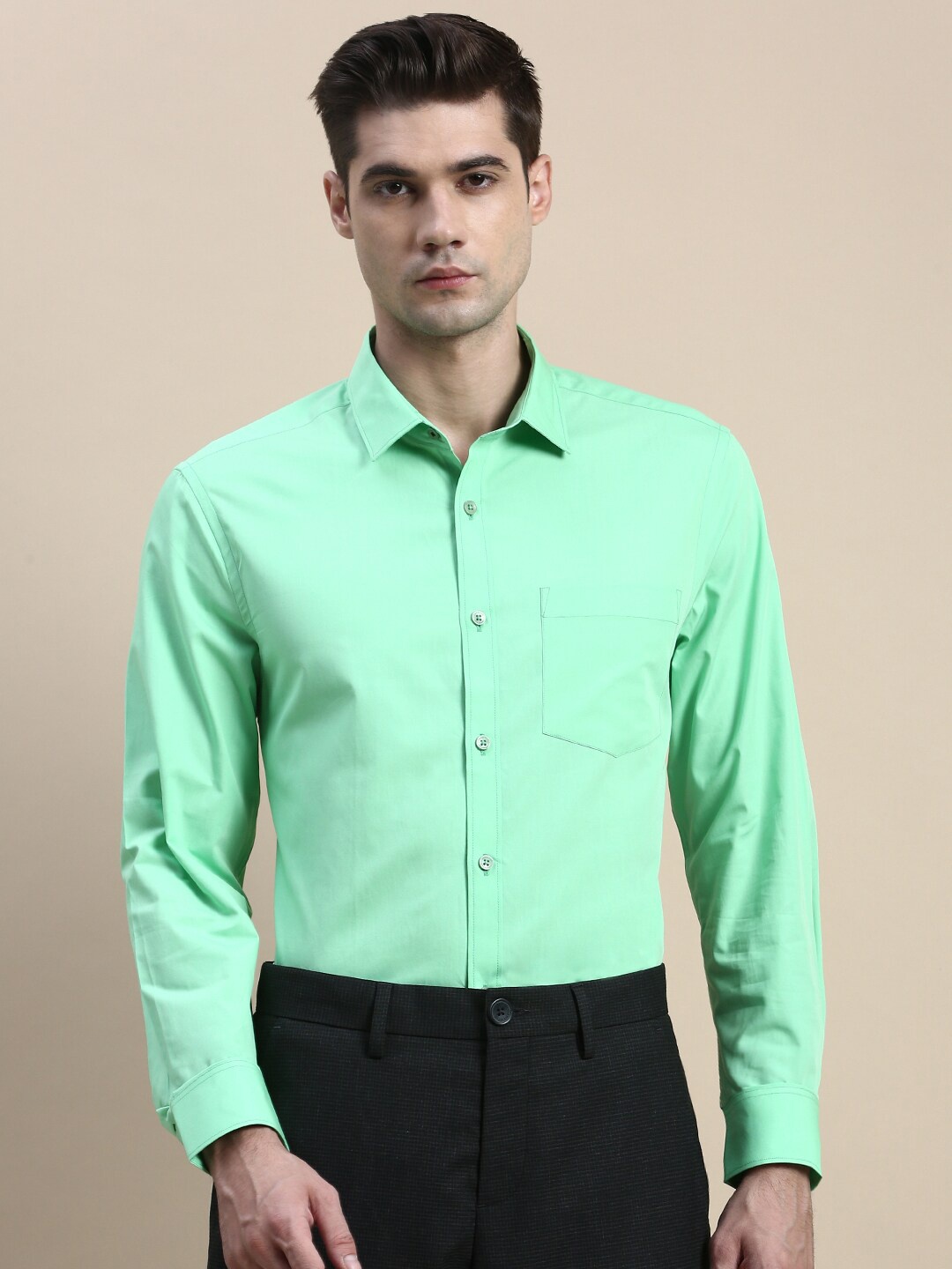 

INVICTUS Standard Slim Fit Cotton Formal Shirt, Green