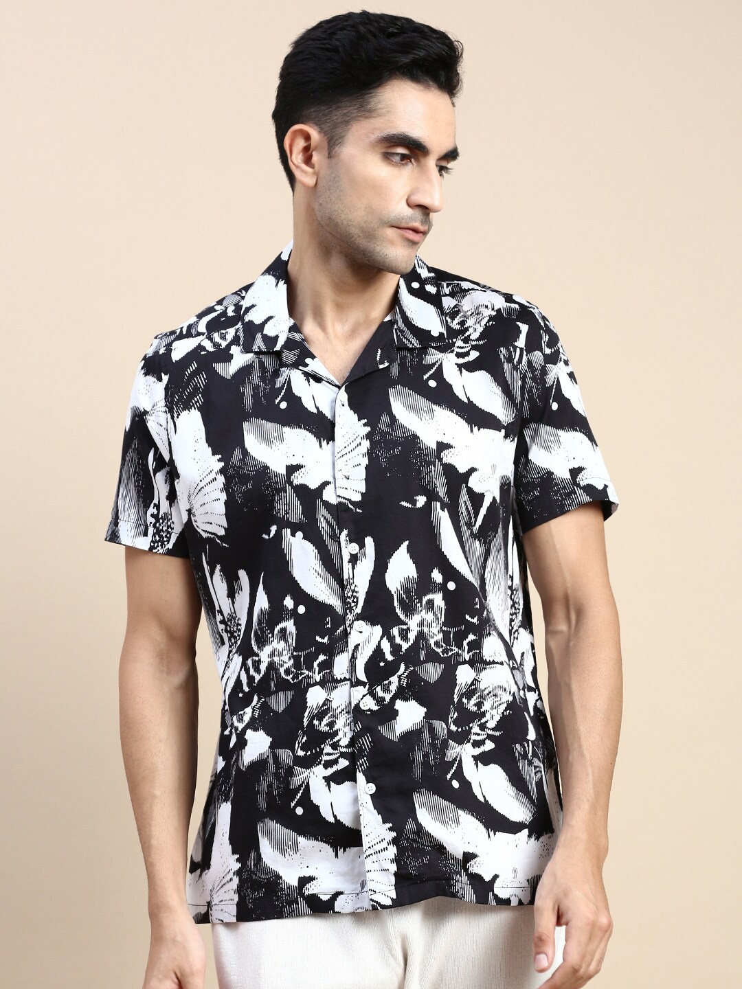 

INVICTUS Club Slim Fit Abstract Printed Cuban Collar Cotton Casual Shirt, Black