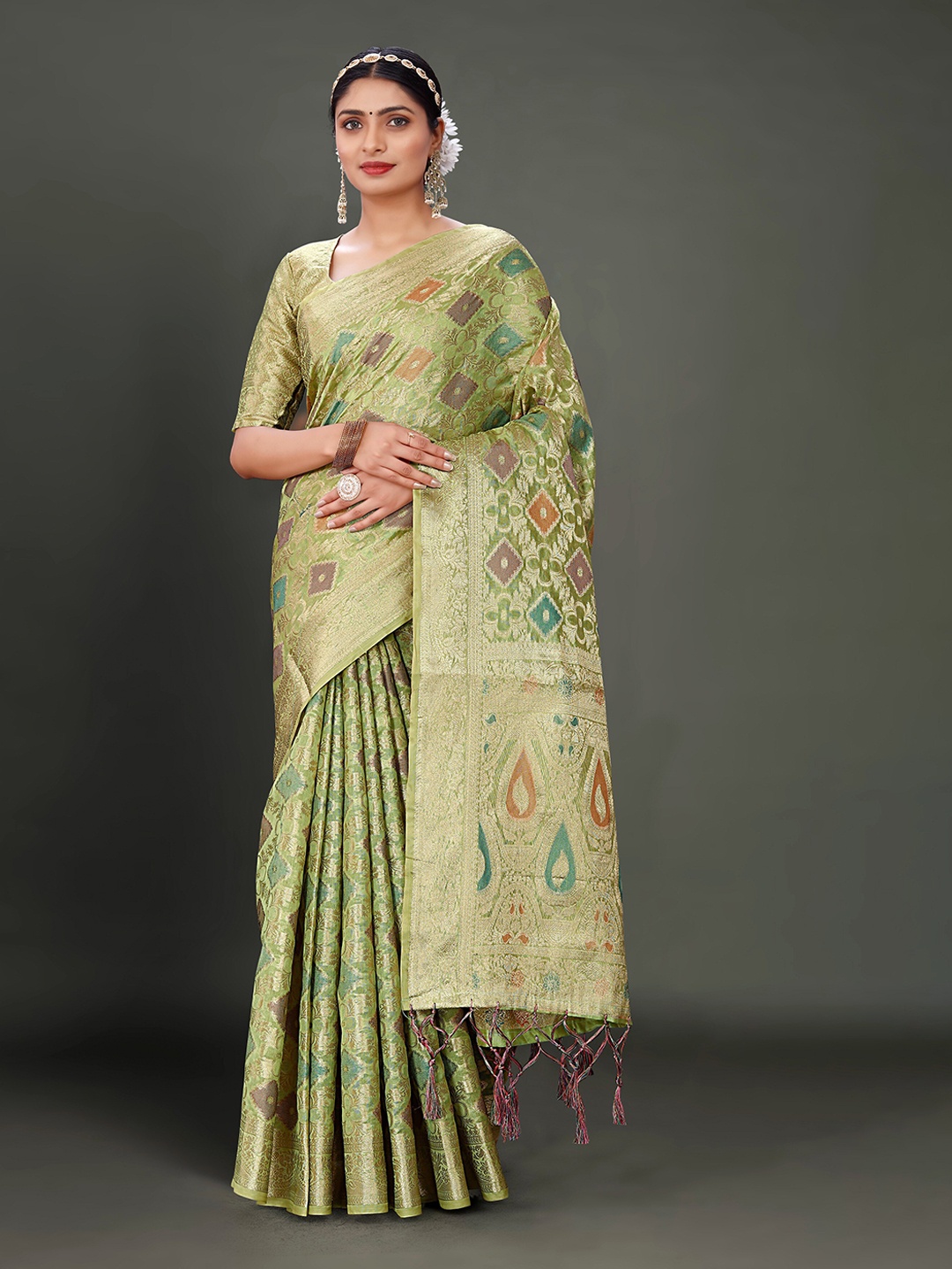 

Mitera Green Ethnic Motifs Woven Design Zari Organza Kanjeevaram Saree