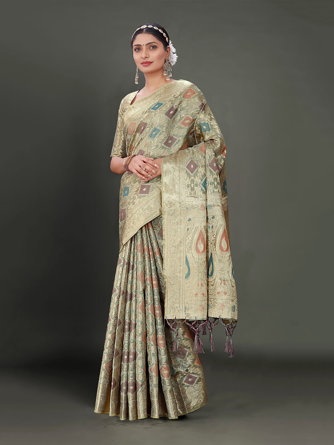 

Mitera Grey & Pink Ethnic Motifs Woven Design Zari Organza Kanjeevaram Saree