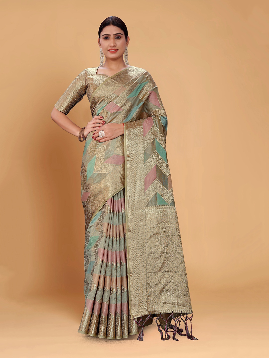 

Mitera Grey & Pink Ethnic Motifs Woven Design Zari Organza Kanjeevaram Saree
