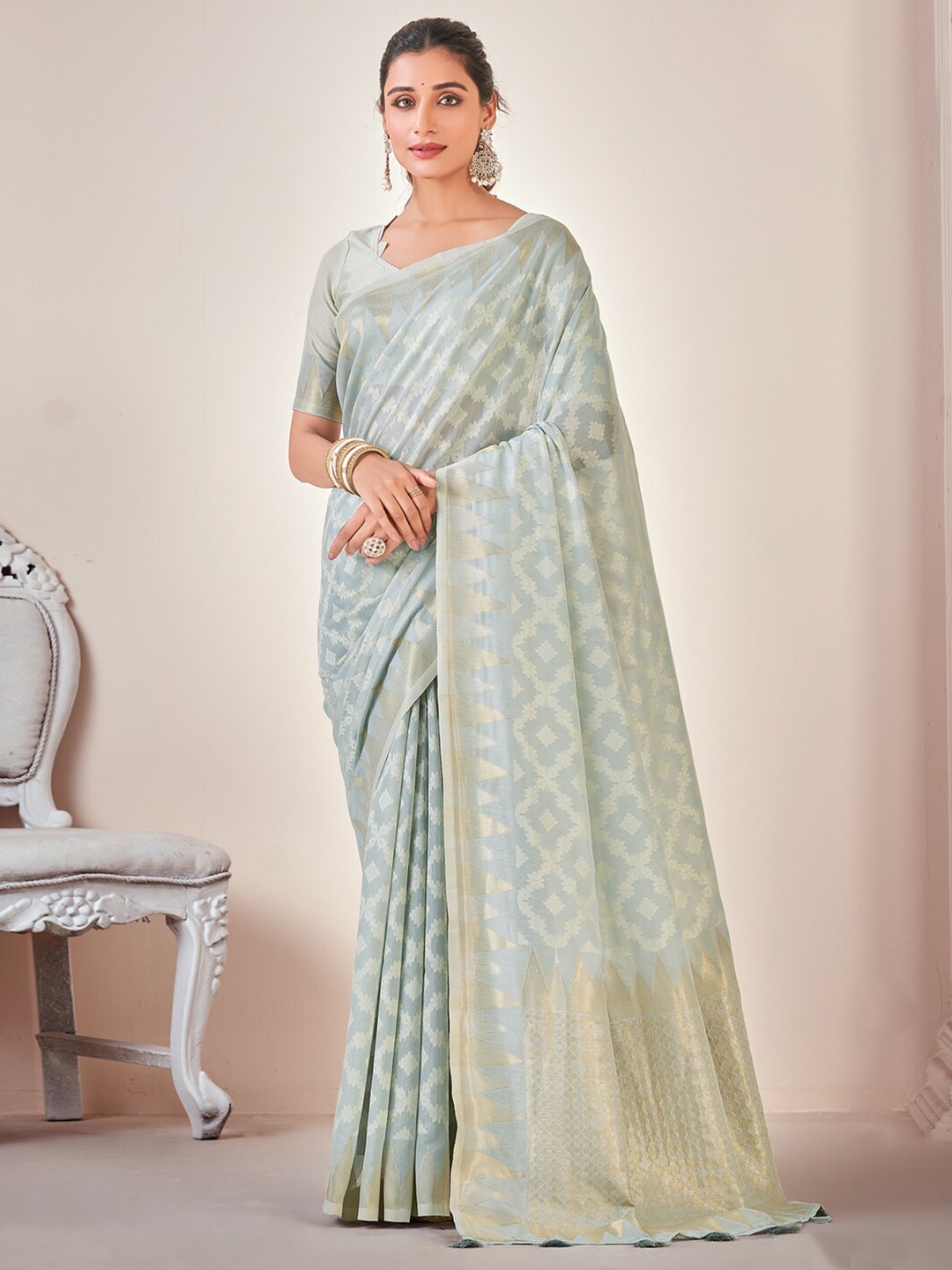 

Mitera Grey & Gold Woven Design Zari Banarasi Saree