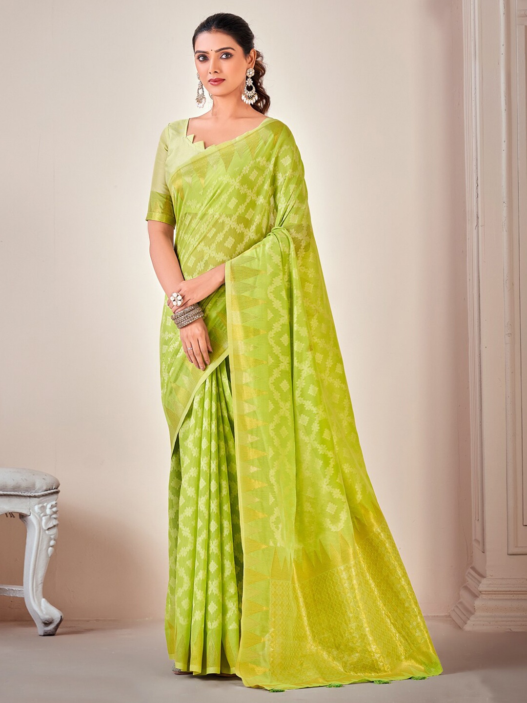 

Mitera Ethnic Motifs Woven Design Zari Banarasi Saree, Green