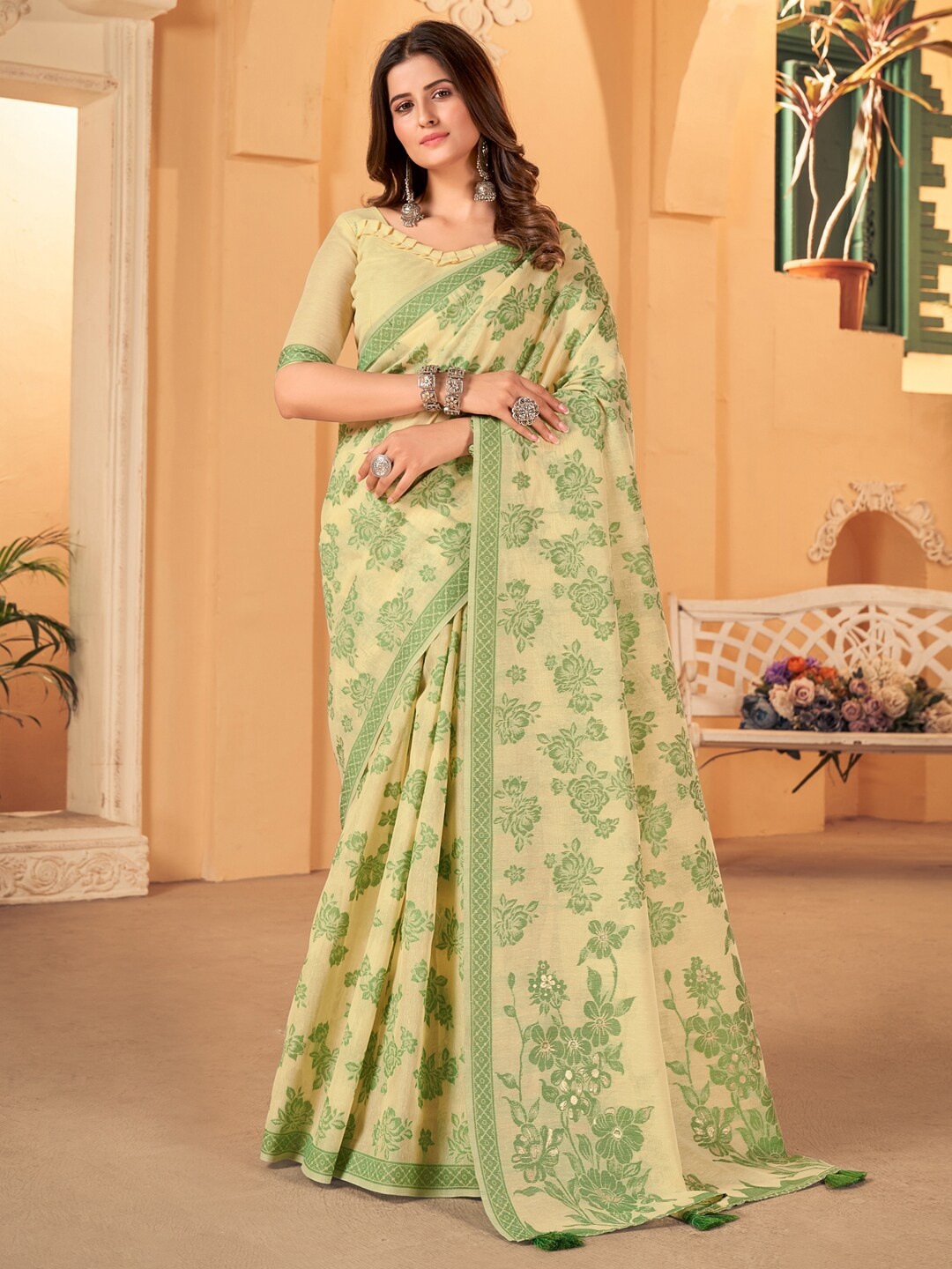 

Mitera Yellow & Green Floral Woven Design Banarasi Saree