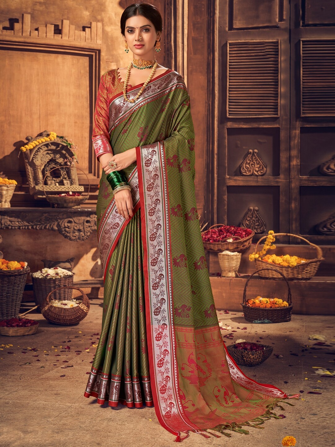 

Mitera Ethnic Motif Woven Design Zari Kanjeevaram Saree, Green