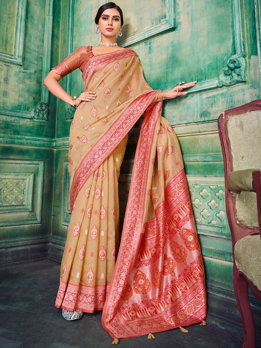

Mitera Beige & Red Ethnic Motifs Woven Design Banarasi Saree