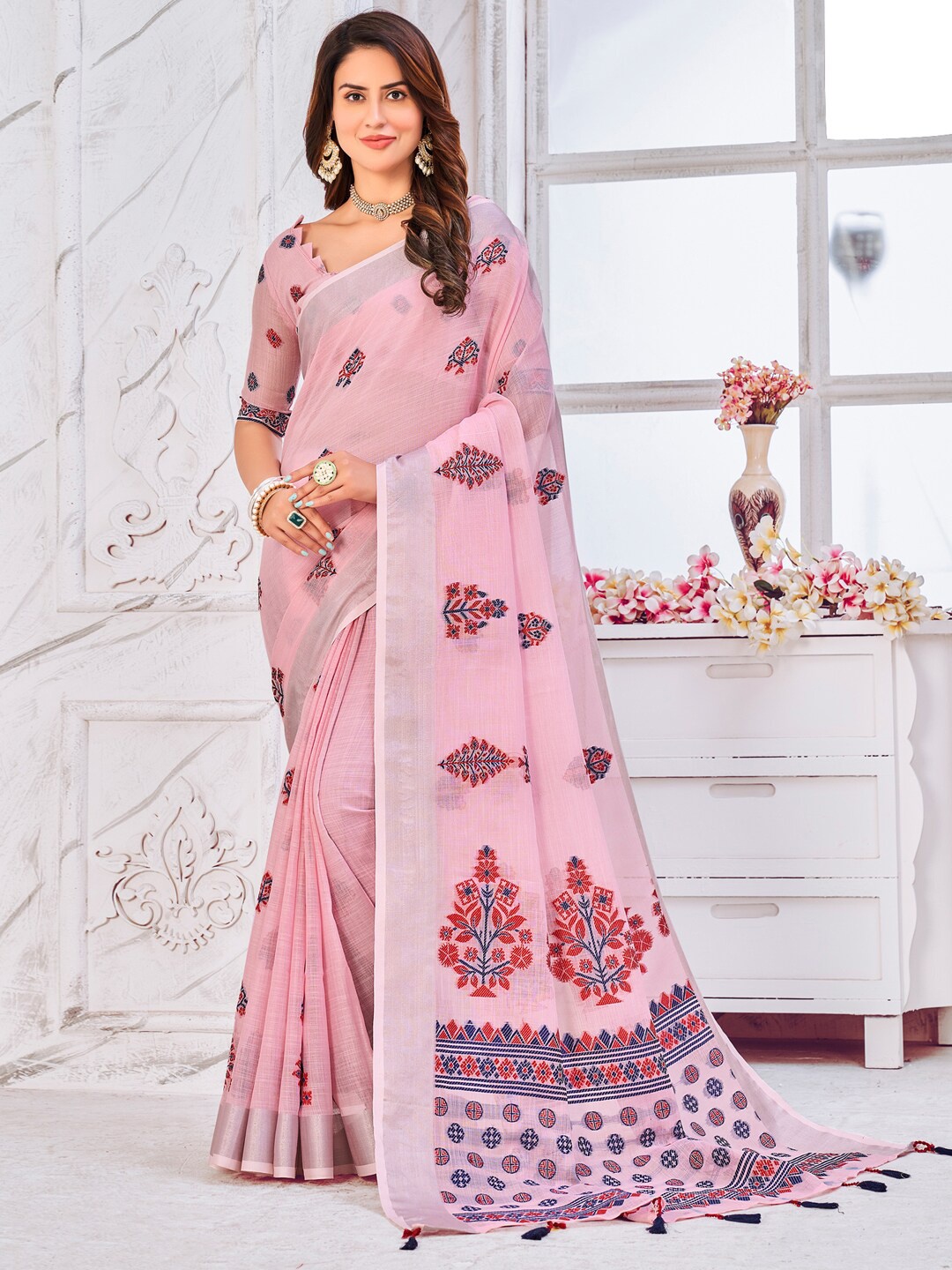 

Mitera Mauve & Red Floral Woven Design Banarasi Saree