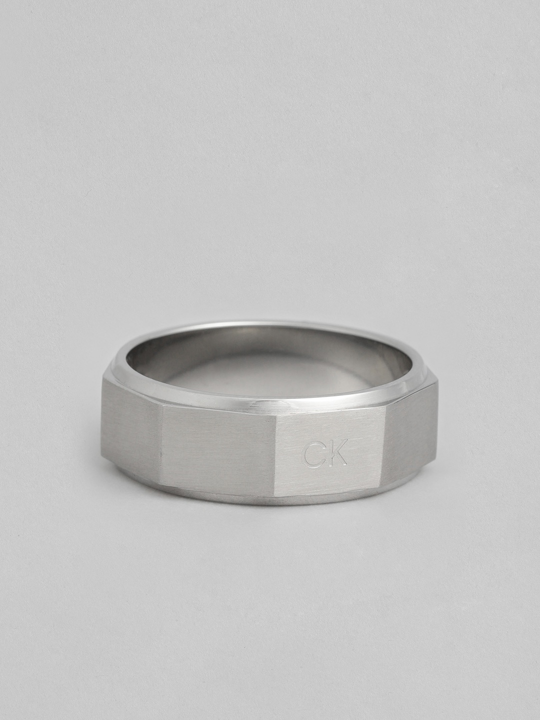 

Calvin Klein Men Latch Stainless Steel Finger Ring, Silver