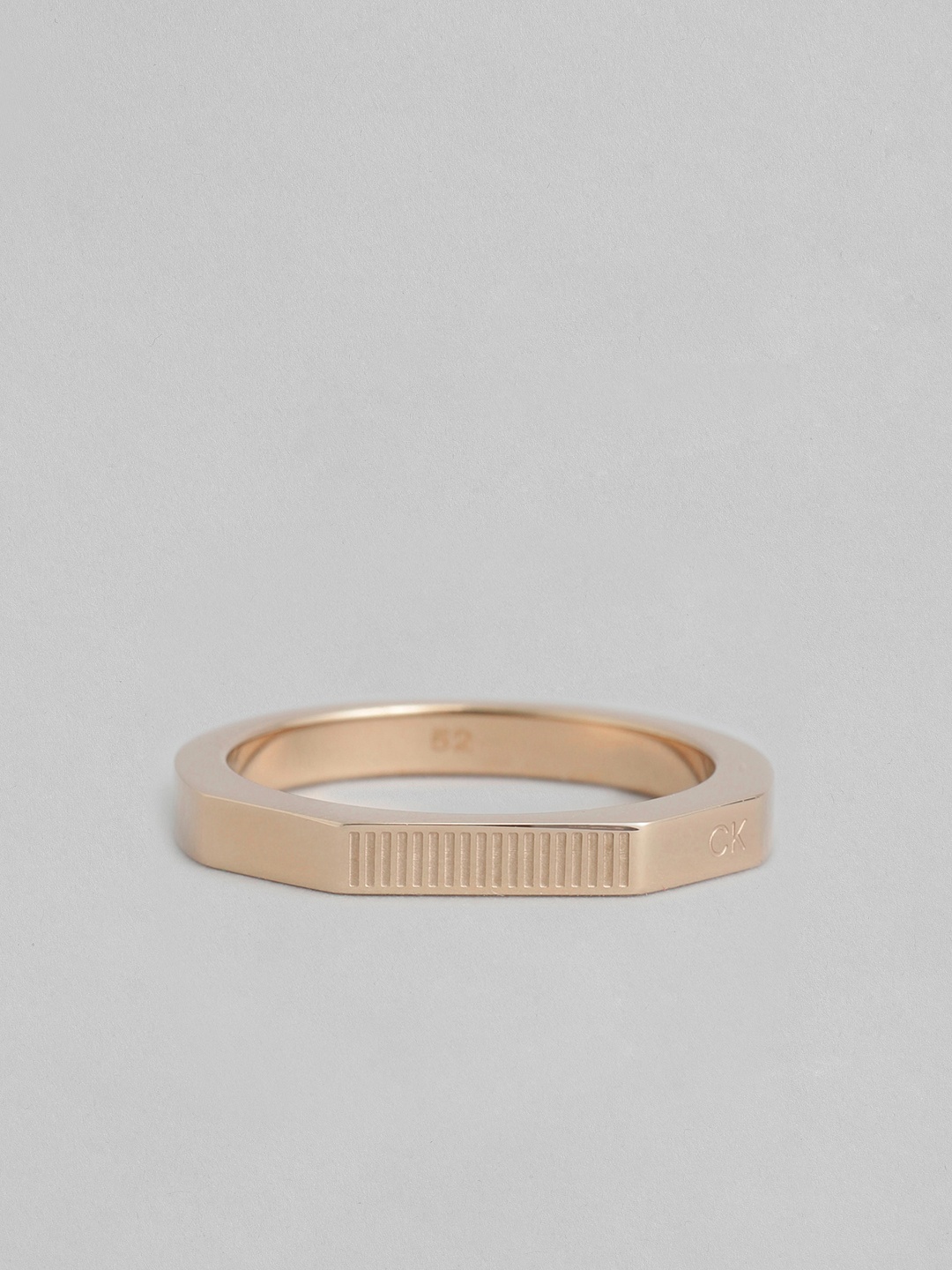 

Calvin Klein Women Faceted Bar Finger Ring, Rose gold