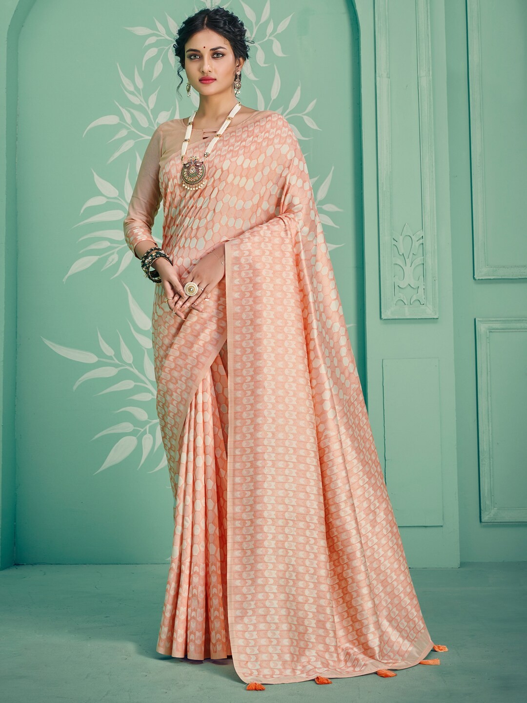

Mitera Geometric Woven Design Banarasi Saree, Peach