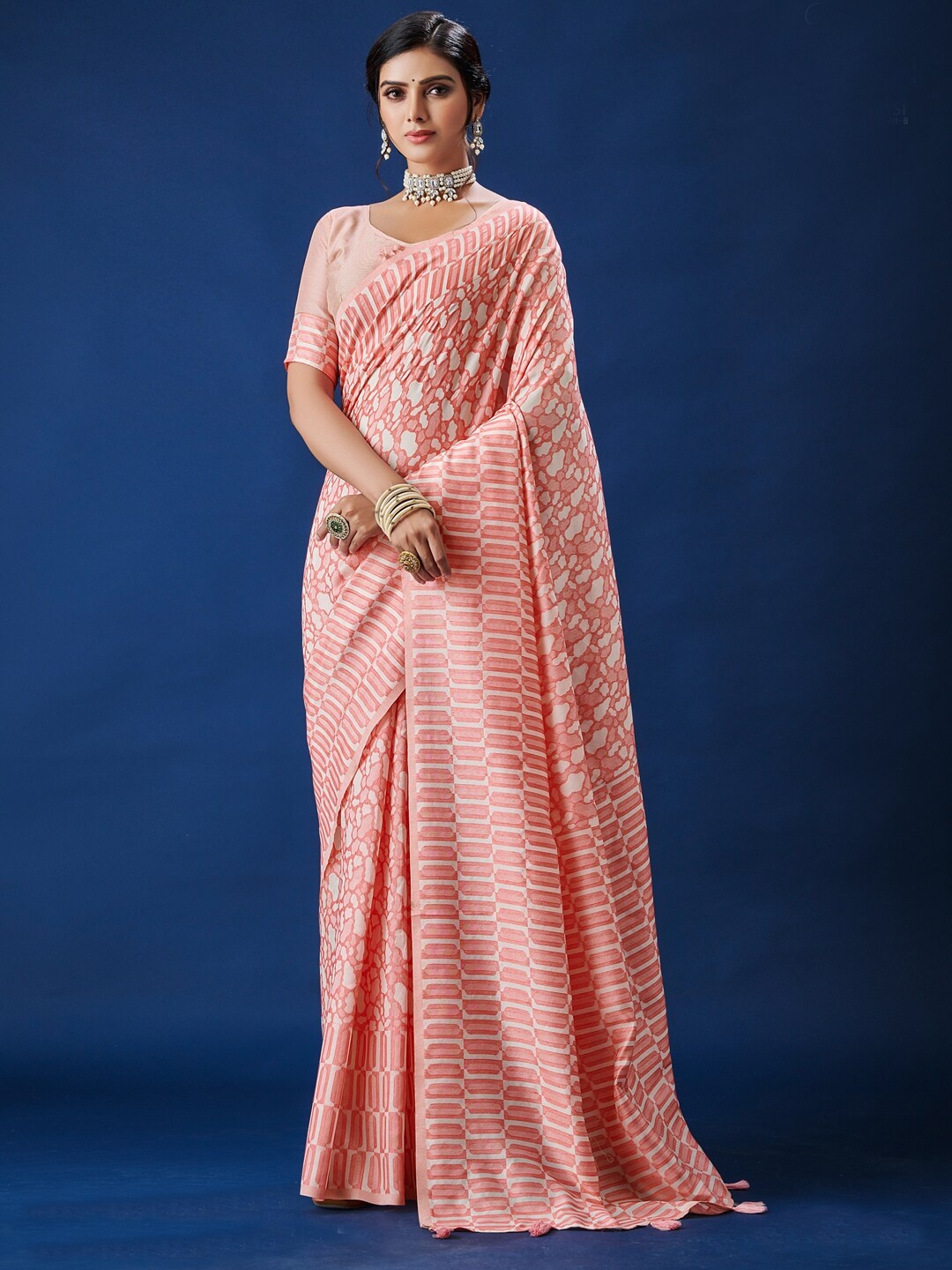 

Mitera Abstract Printed Banarasi Saree, Peach