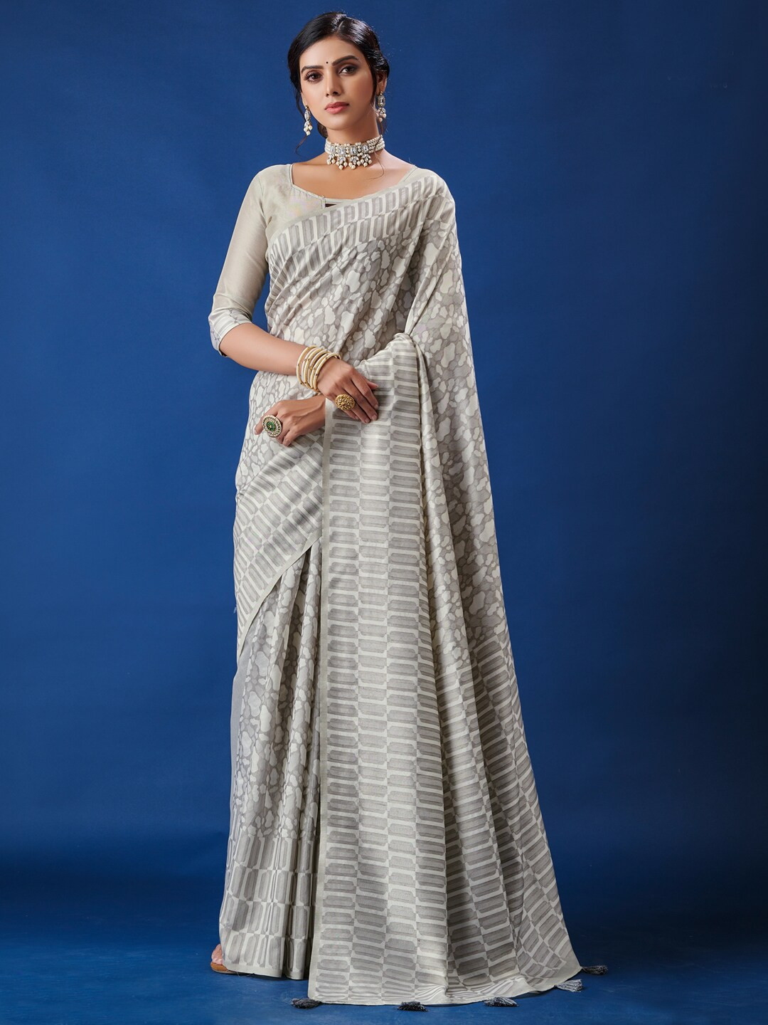 

Mitera Abstract Printed Saree, Grey