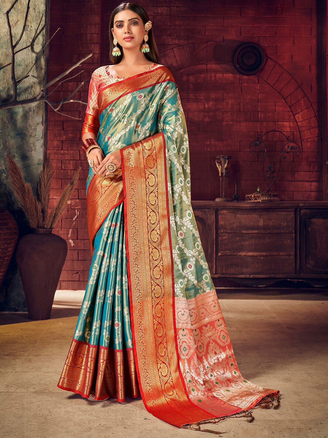 

Mitera Ethnic Motifs Woven Design Zari Silk Blend Kanjeevaram Saree, Teal