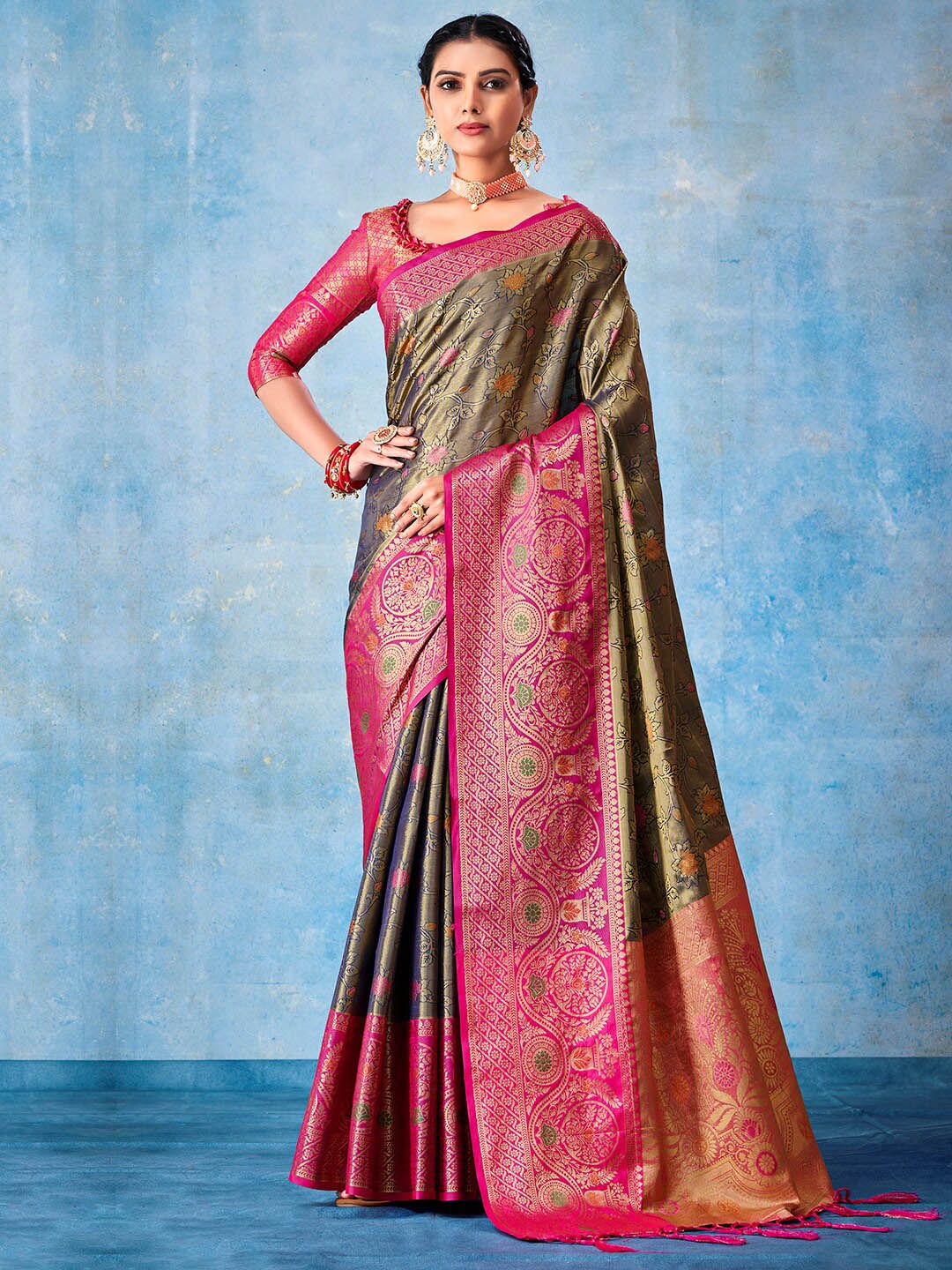 

Mitera Floral Woven Design Zari Kanjeevaram Saree, Metallic