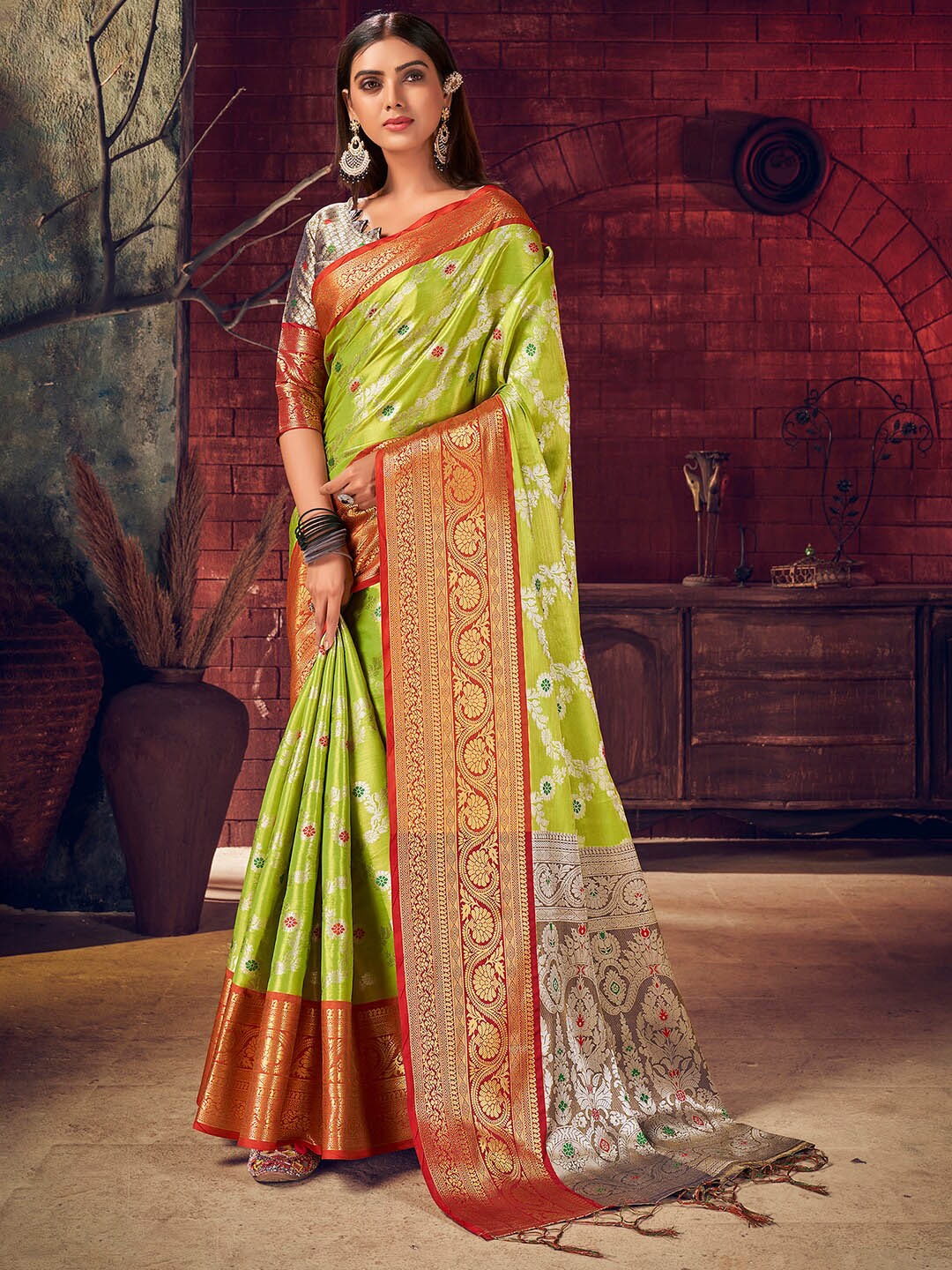 

Mitera Ethnic Motifs Woven Deisgn Zari Kanjeevaram Saree, Lime green