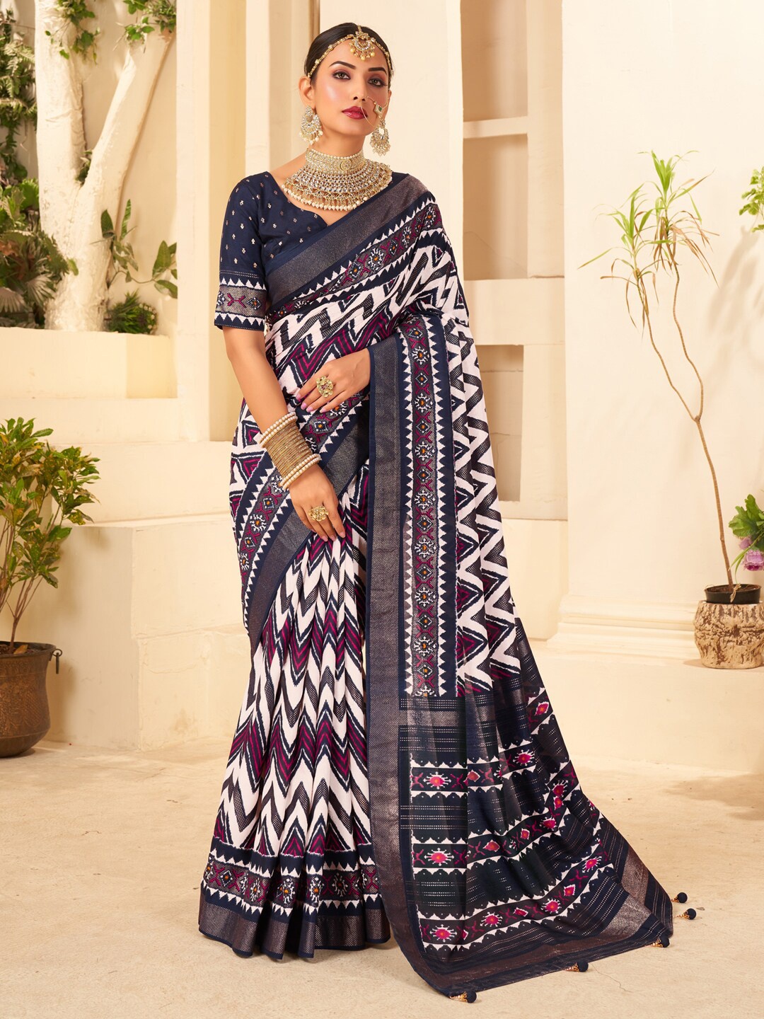 

Saree mall Abstract Printed Zari Silk Blend Banarasi Sarees, Navy blue