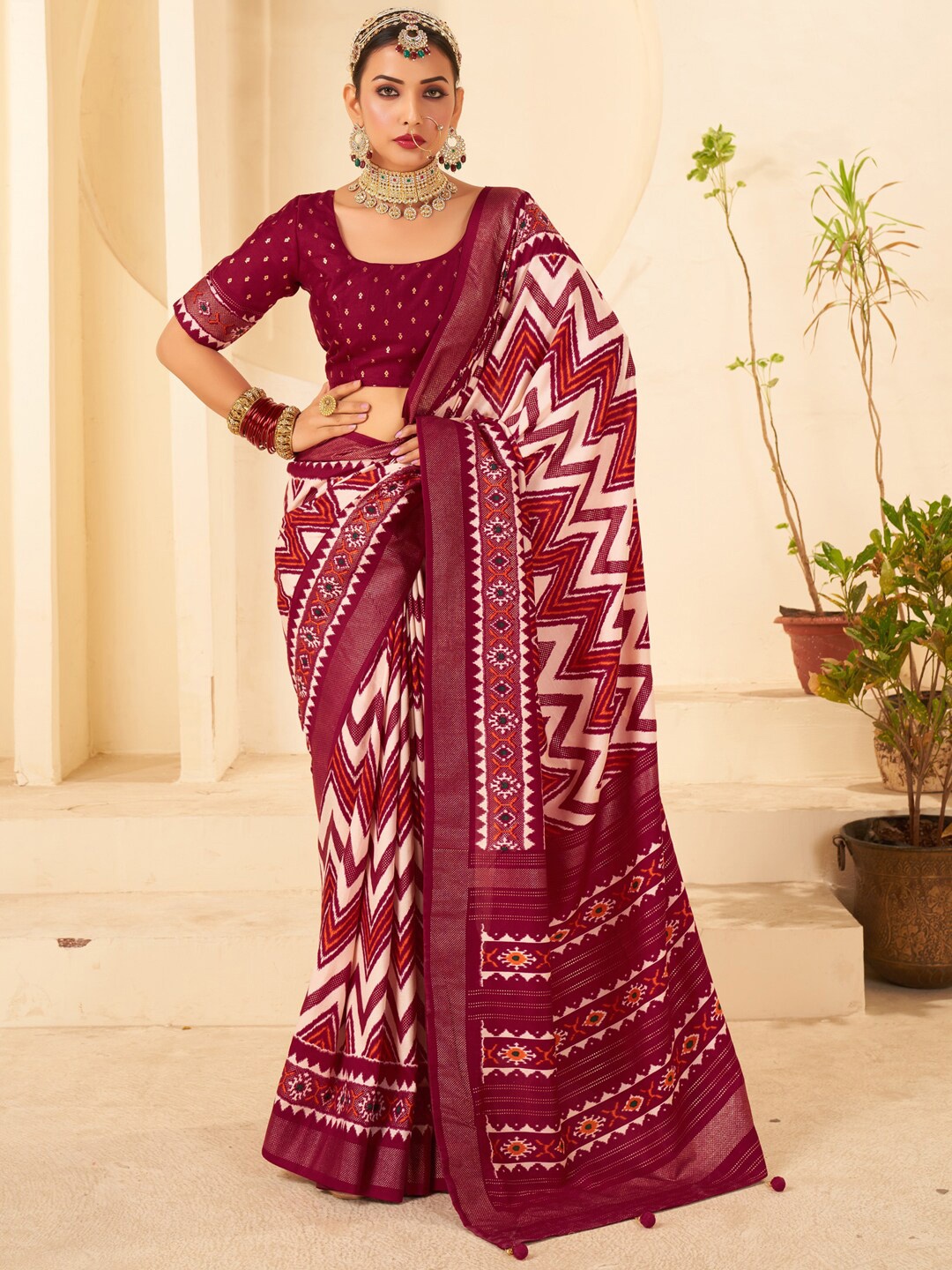 

Saree mall Woven Design Zari Silk Blend Banarasi Sarees, Burgundy